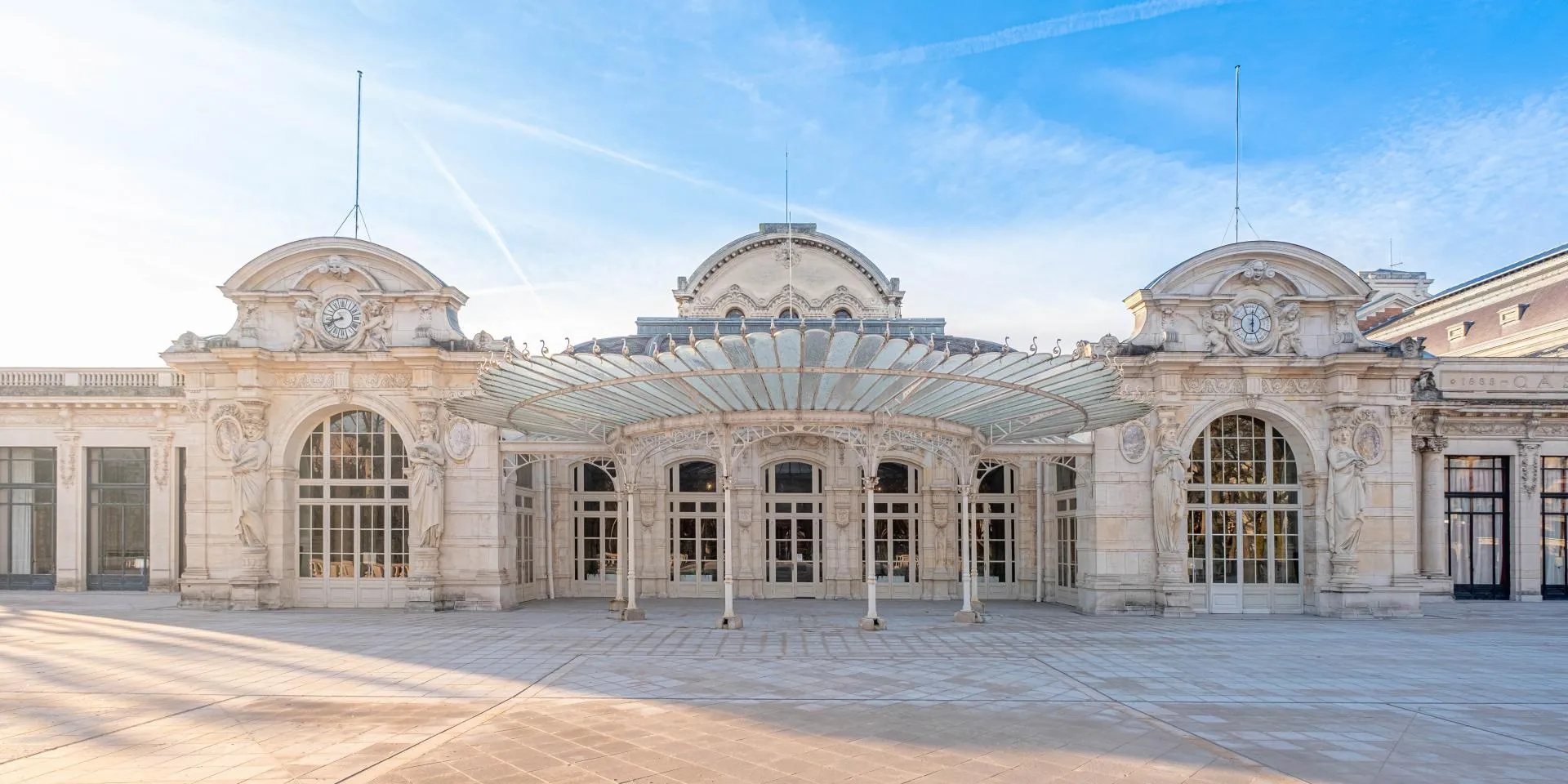 Congress Palace in France, Europe | Architecture - Rated 3.6