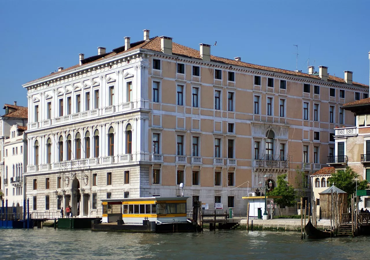 Palazzo Grassi in Italy, Europe | Architecture - Rated 3.6