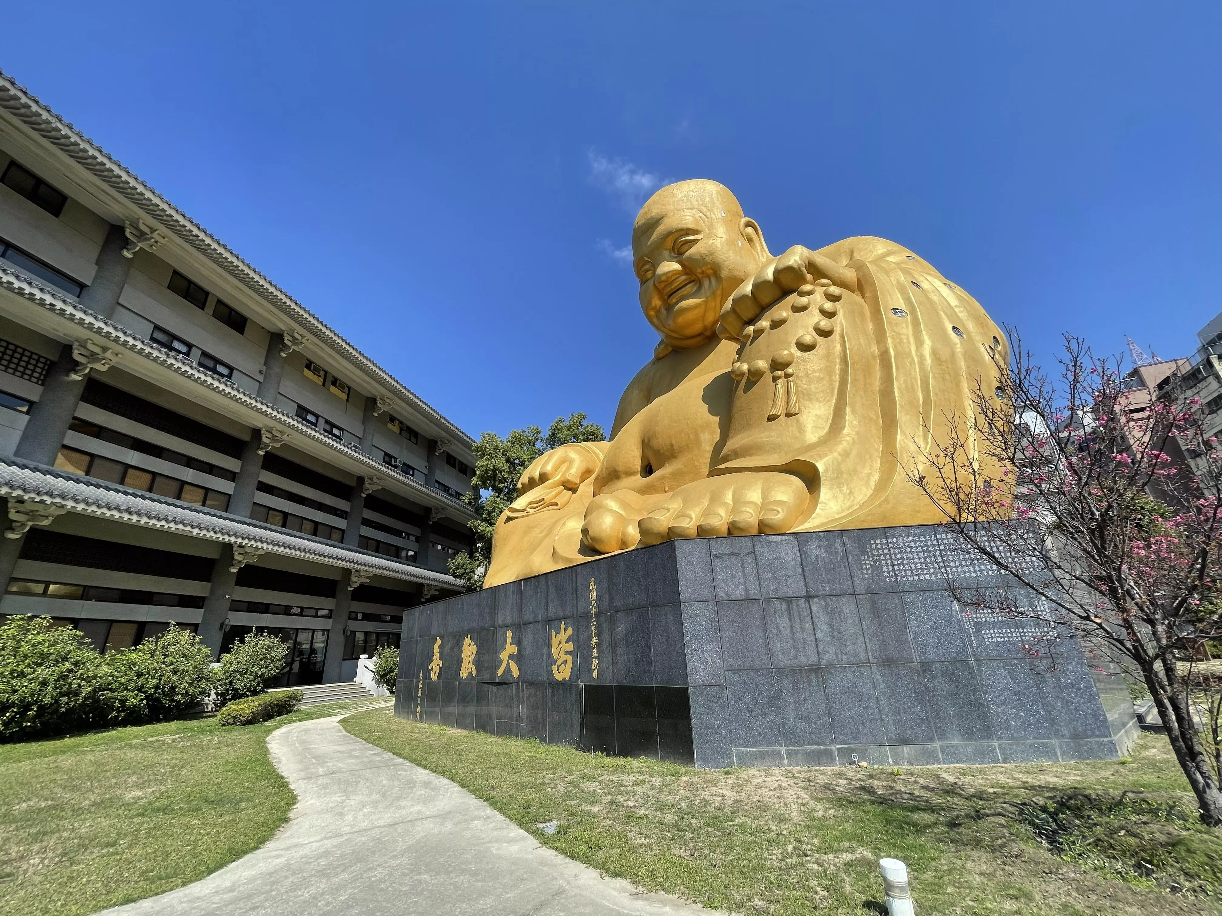 Paochueh Temple in Taiwan, East Asia | Architecture - Rated 3.3