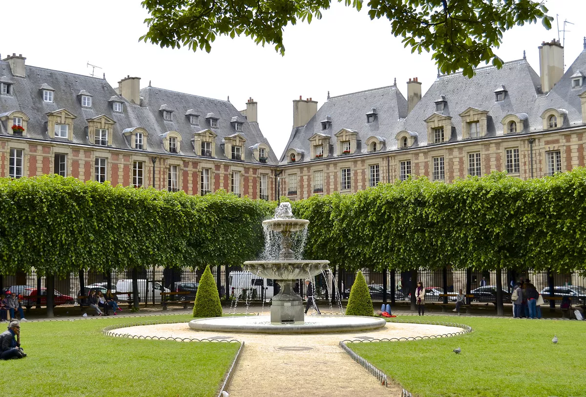 Place des Vosges in France, Europe | Architecture - Rated 4.1