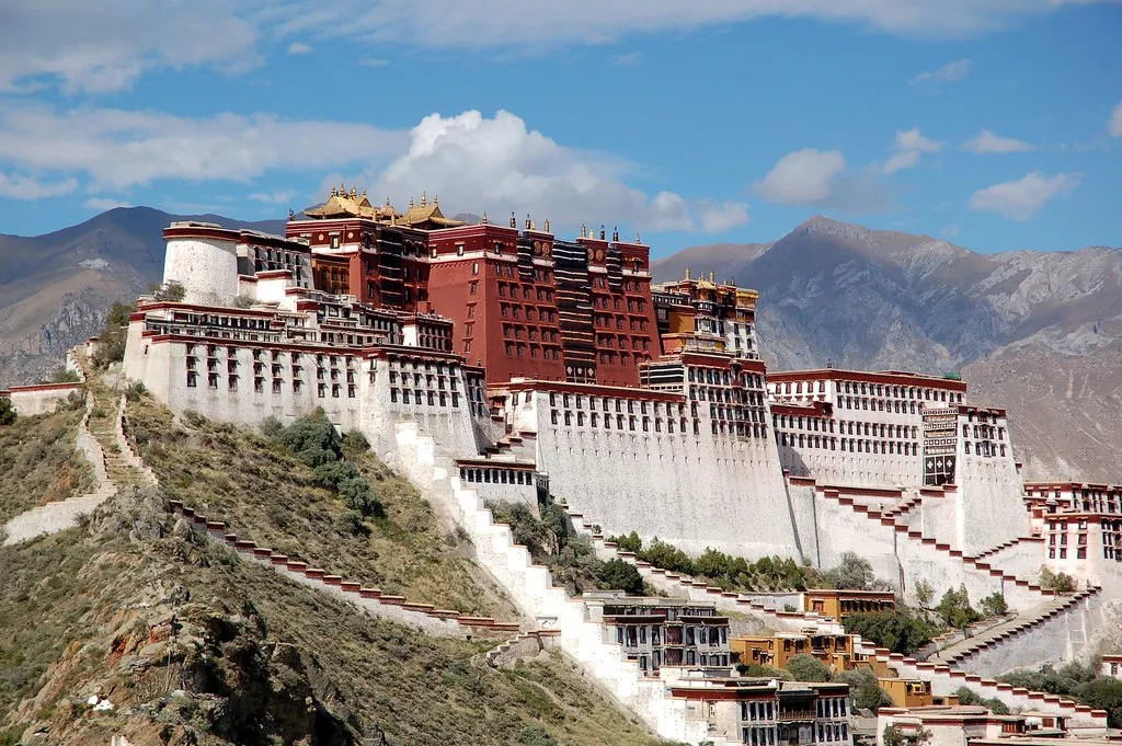Potala in China, East Asia | Architecture - Rated 3.8