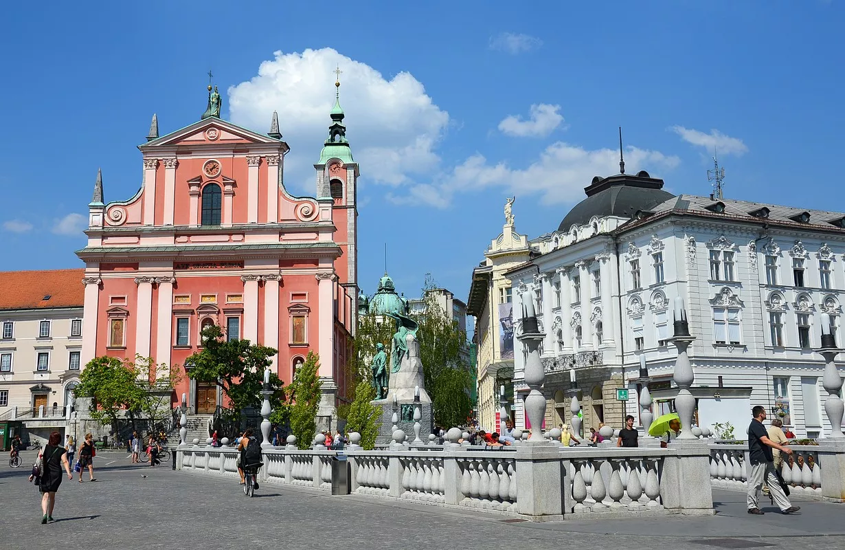 Preshern Square in Slovenia, Europe | Architecture - Rated 3.7