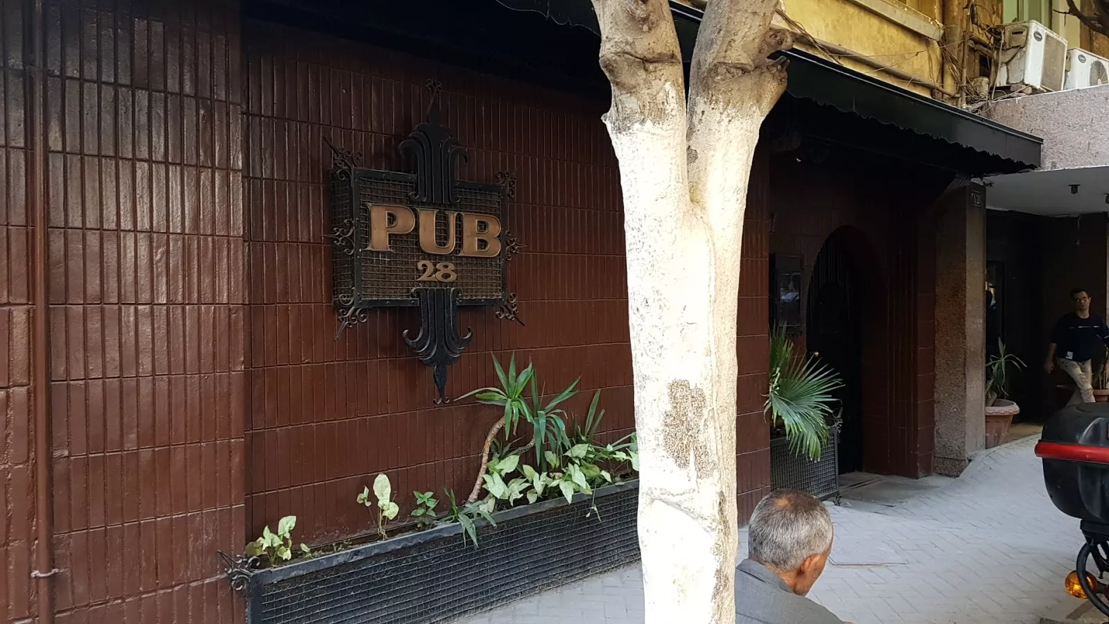 Pub 28 in Egypt, Africa | Bars,Sex-Friendly Places - Rated 3.5
