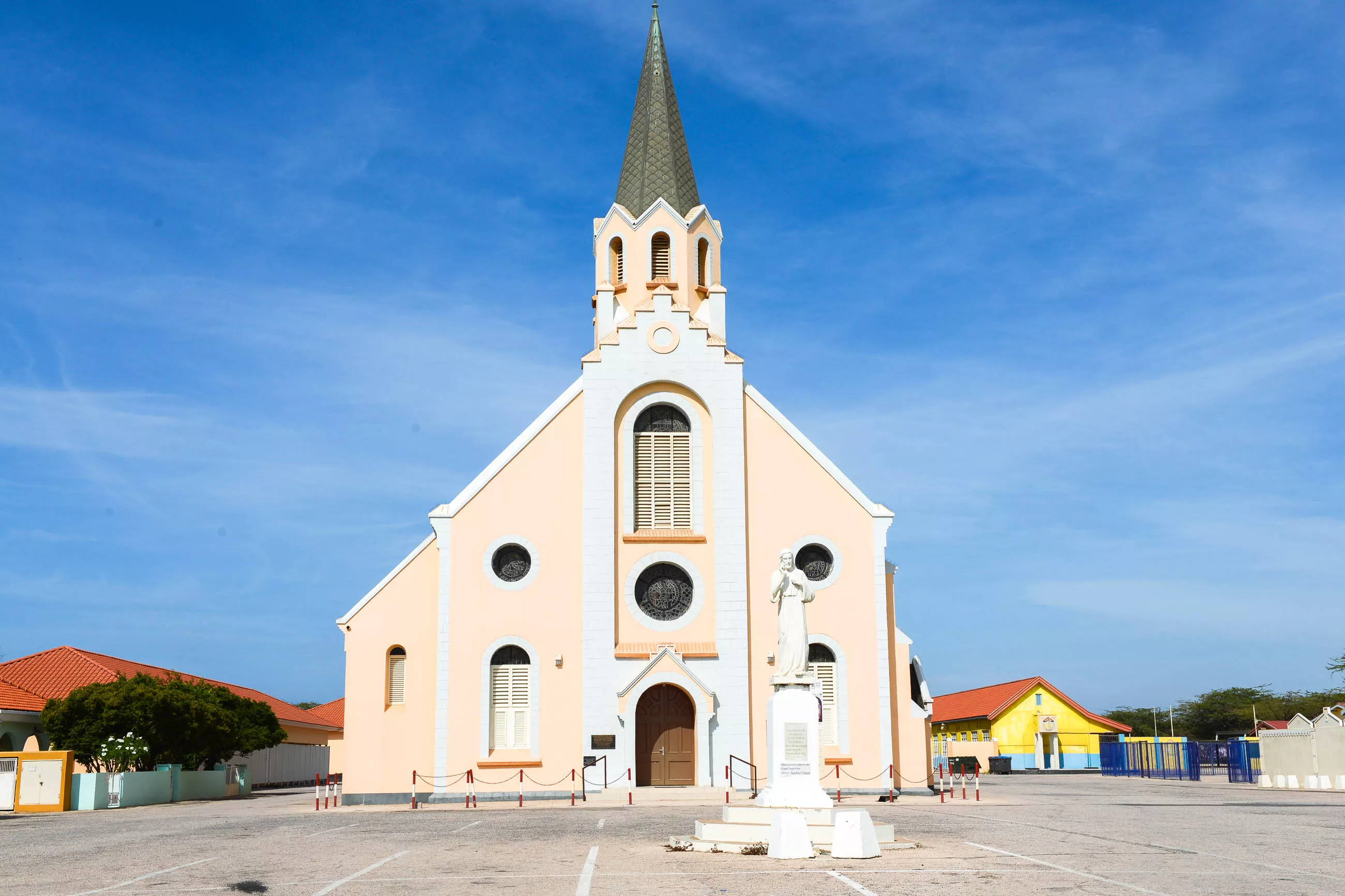 Saint Anna Parish Office in Aruba, Caribbean | Architecture - Rated 0.8