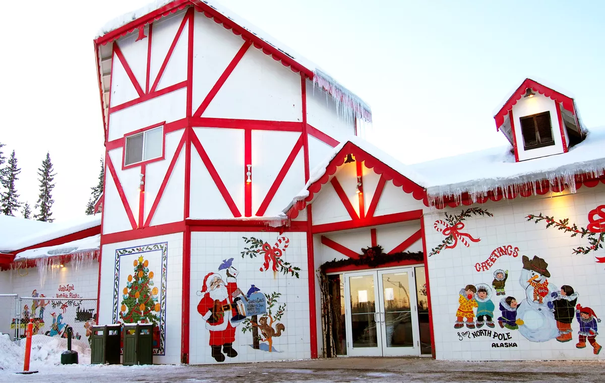 Santa Claus House and Giant Santa in USA, North America | Architecture - Rated 3.2