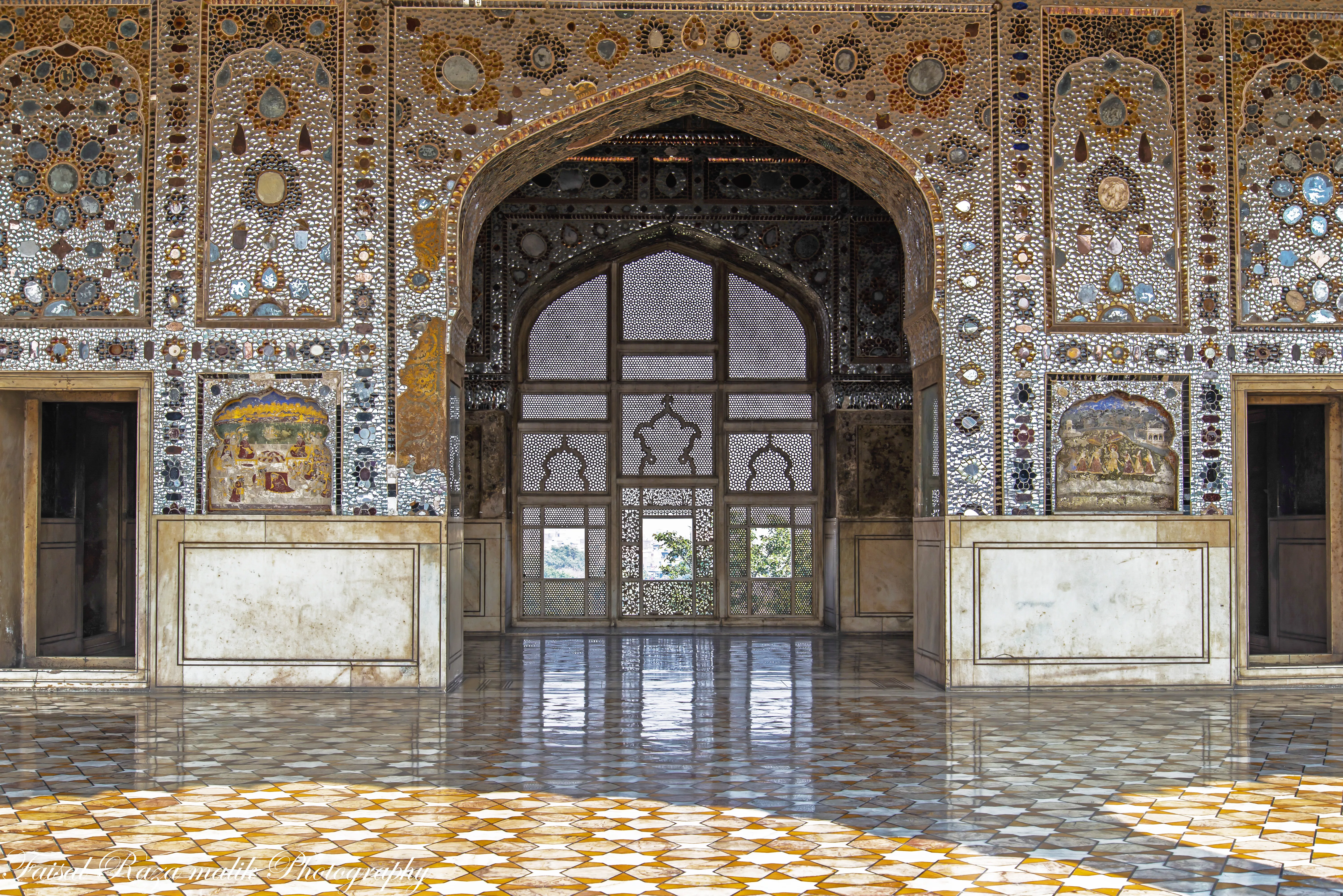 Sheesh Mahal in Pakistan, South Asia | Architecture - Rated 3.6