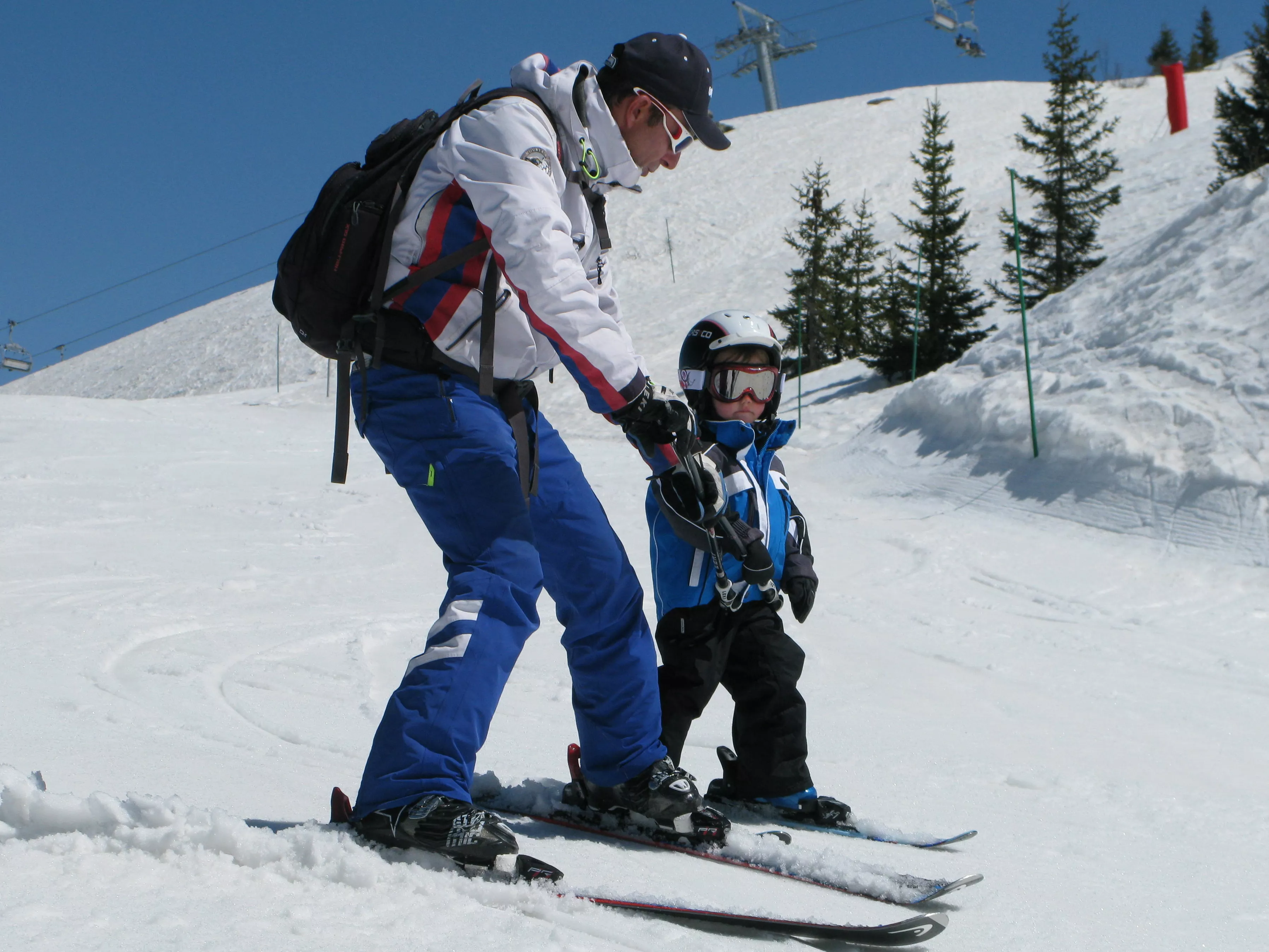 Skifamily Escuela de Esqui in Spain, Europe | Snowboarding,Skiing - Rated 0.9