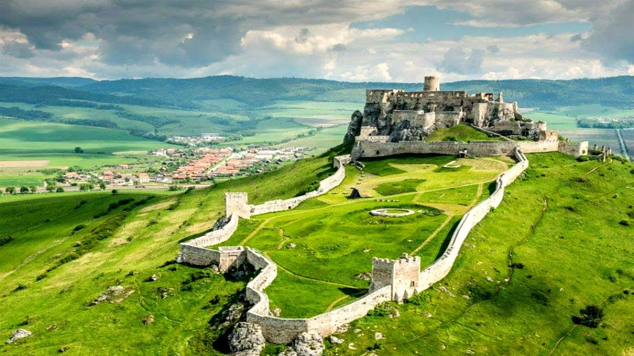 Spissky Castle in Slovakia, Europe | Excavations,Castles - Rated 4.1