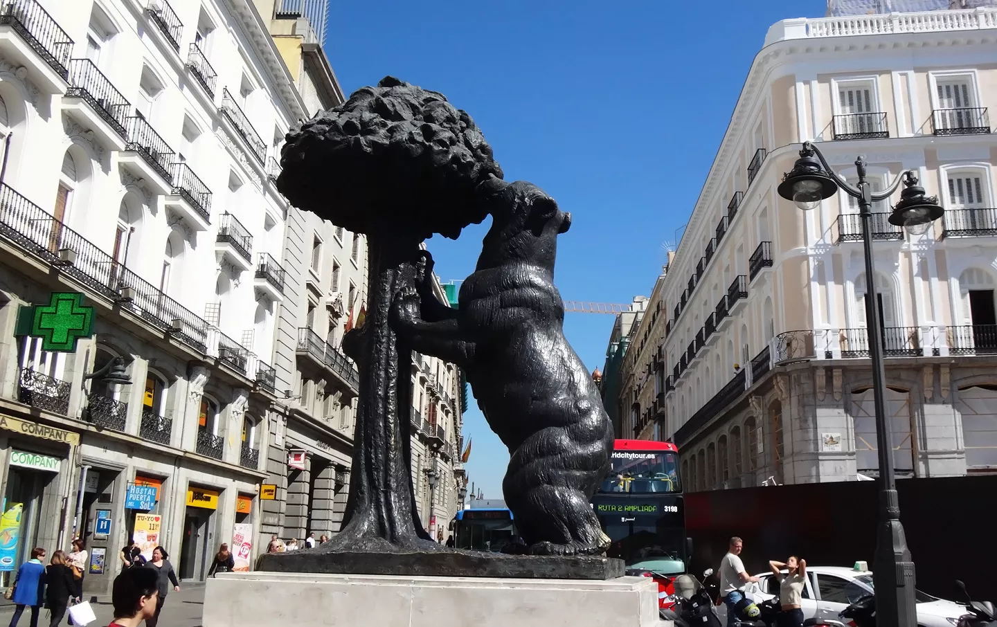 Statue Bear and Strawberry Tree in Spain, Europe | Monuments - Rated 3.8