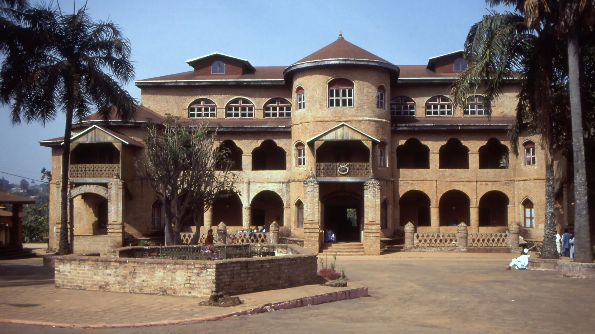 Palace of the Bamoun Sultans in Cameroon, Africa | Architecture - Rated 3.3