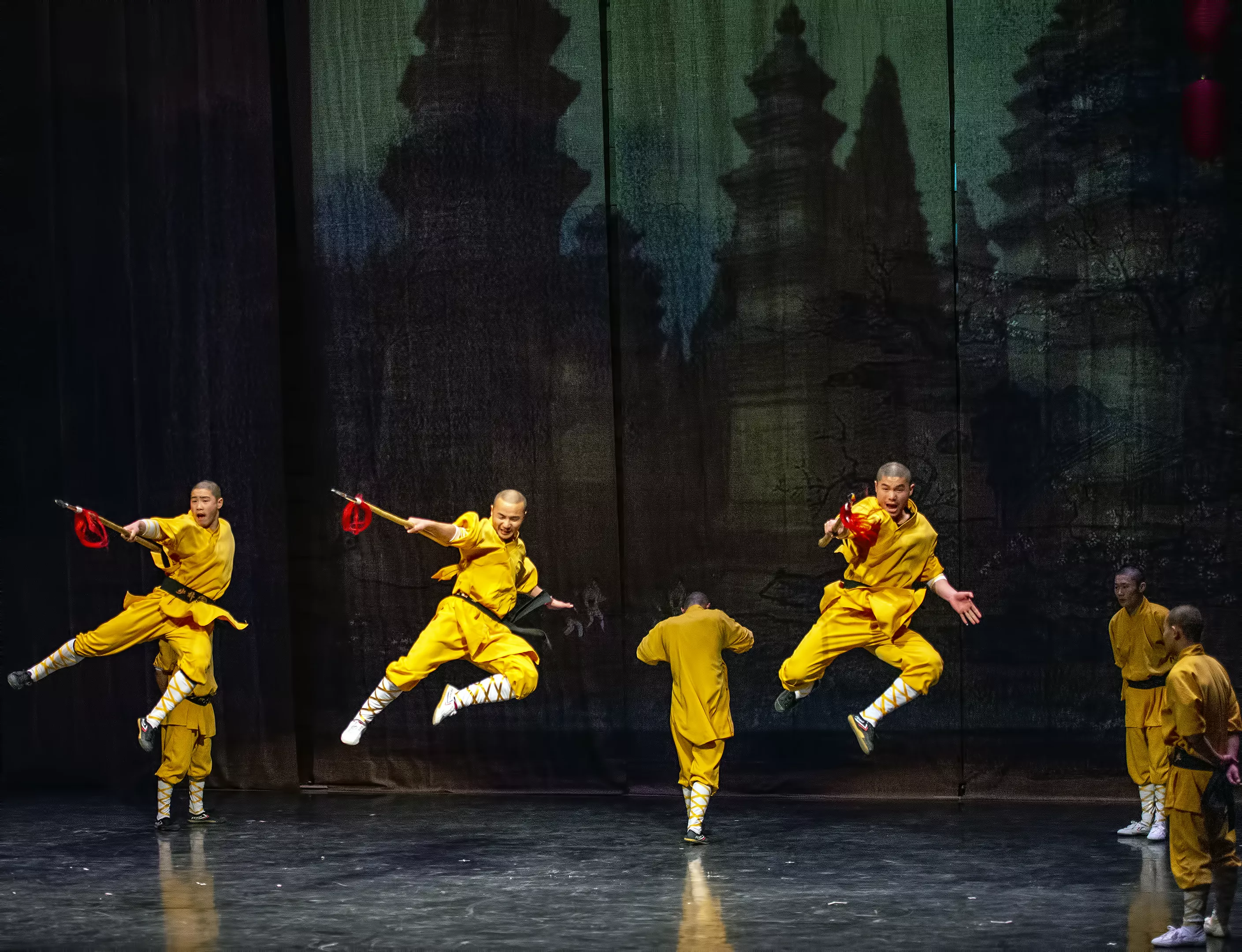 The Legend of Kung Fu Show in China, East Asia | Shows,Martial Arts - Rated 2