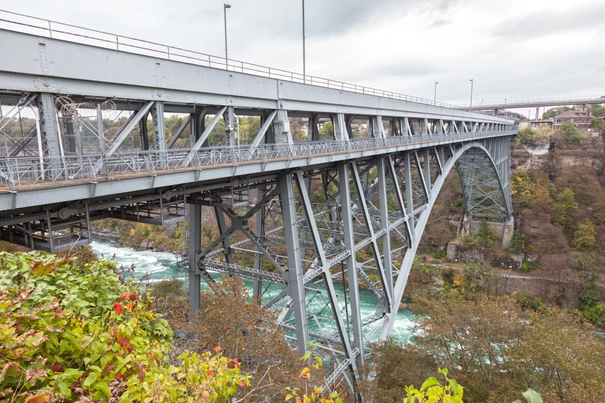 The Whirlpool Rapids Bridge in USA, North America | Architecture - Rated 3.7