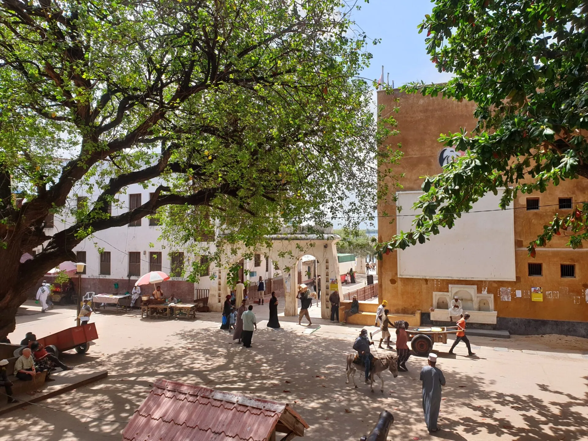 Town Square in Kenya, Africa | Architecture - Rated 0.8