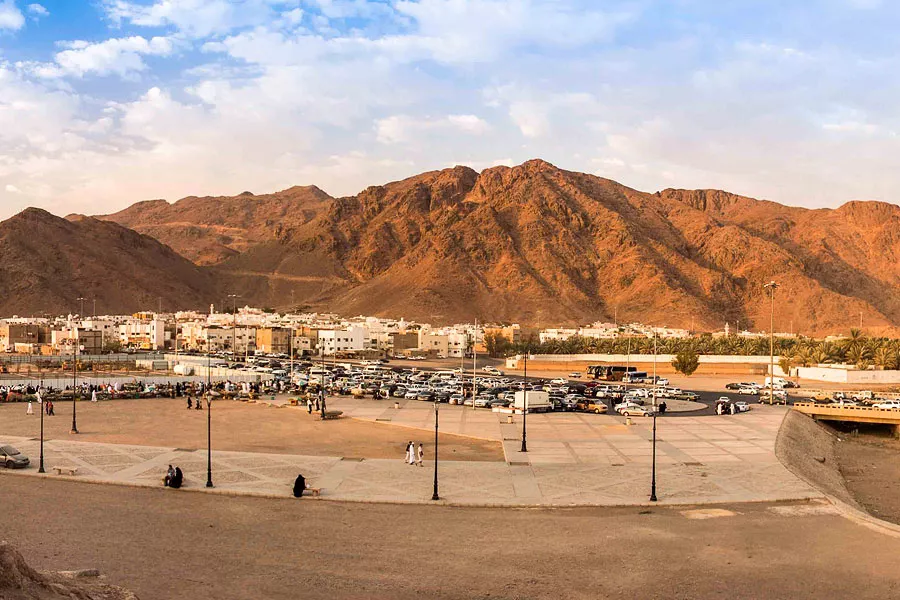 Uhud in Saudi Arabia, Middle East | Mountains - Rated 4.4