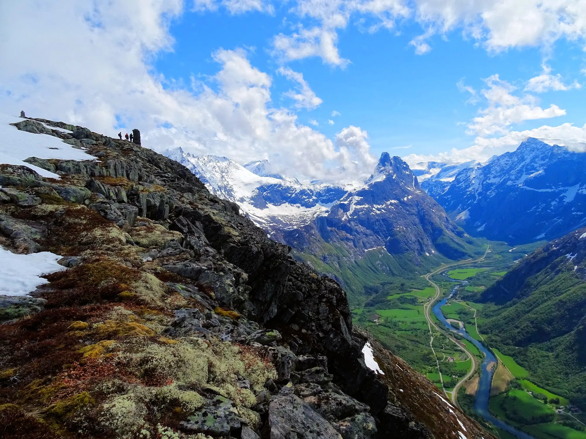 Romsdalseggen Ridge in Norway, Europe | Trekking & Hiking - Rated 0.9