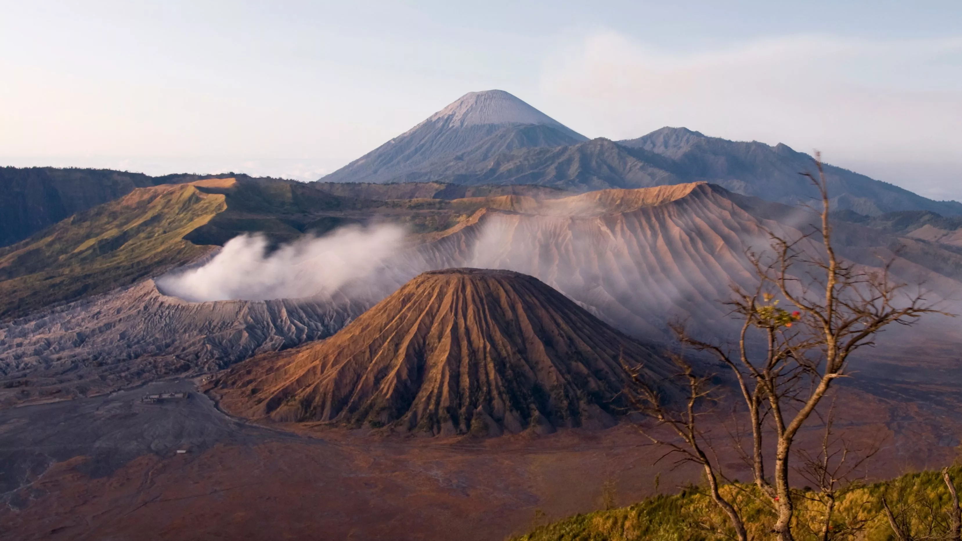 Volcano Bromo in Indonesia, Central Asia | Volcanos - Rated 7.6