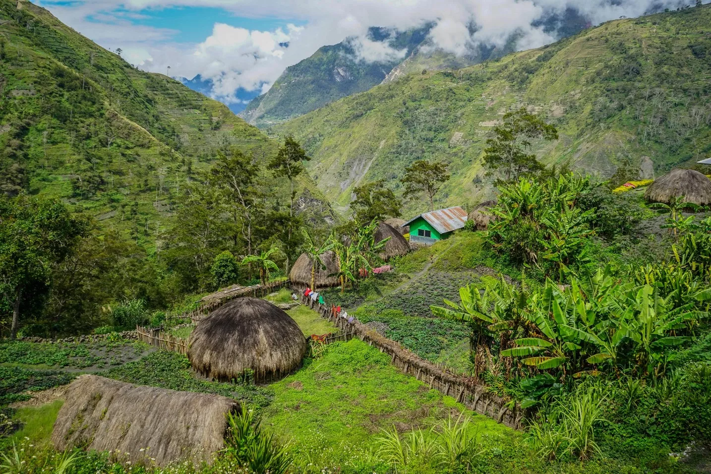 Baliem Valley in Indonesia, Central Asia | Trekking & Hiking - Rated 0.7