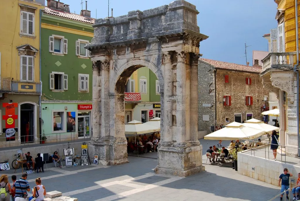 Arch of the Sergii in Croatia, Europe | Architecture - Rated 3.8