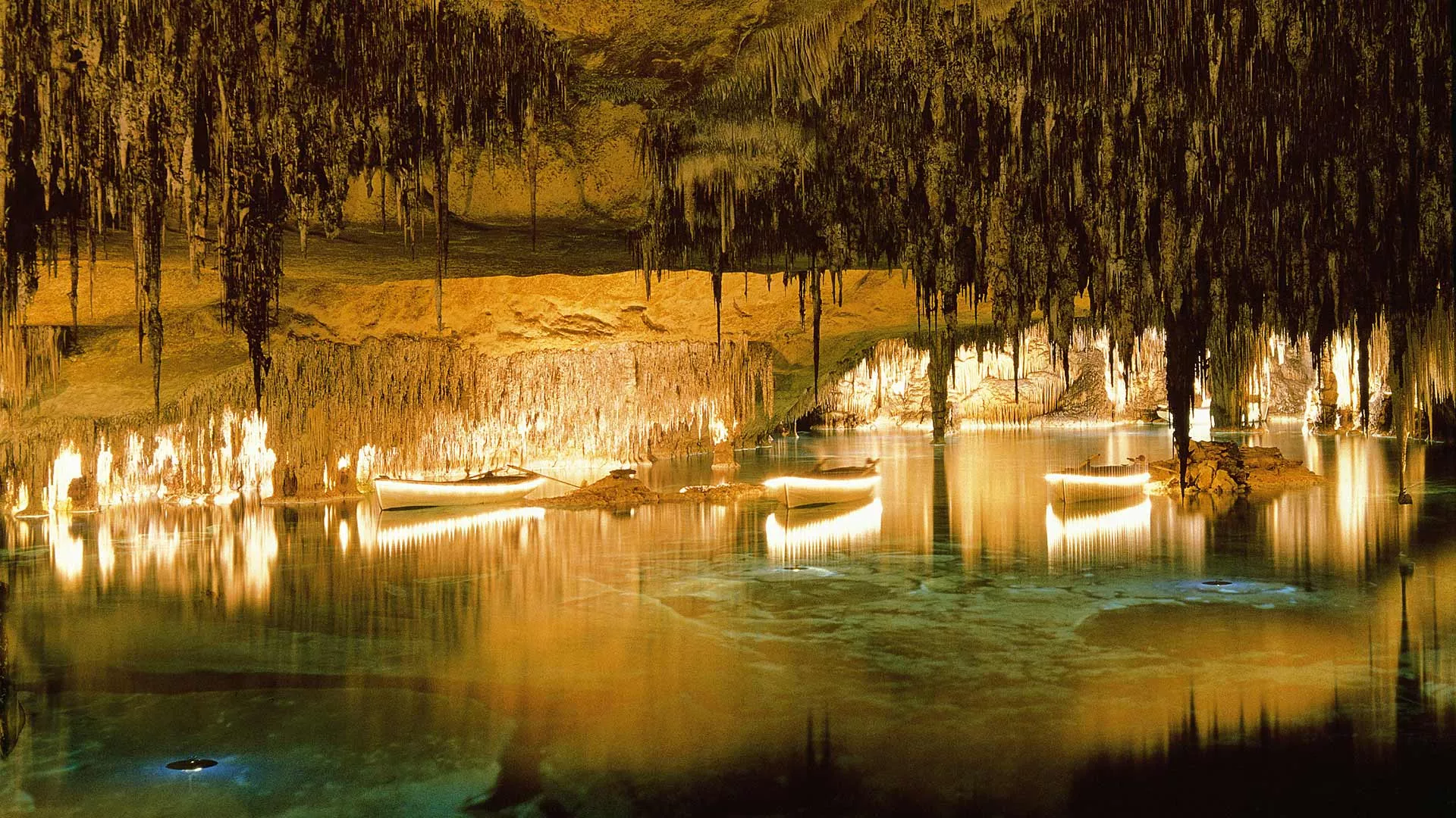 Cuevas del Drach in Spain, Europe | Caves & Underground Places - Rated 6.2