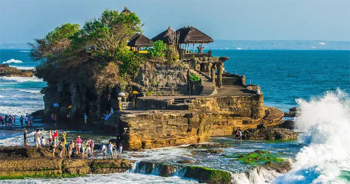 Pura Tanah Lot in Indonesia, Central Asia | Architecture - Rated 3.7