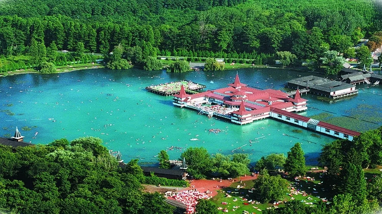 Heviz Lake in Hungary, Europe | Hot Springs & Pools,Lakes - Rated 3.7