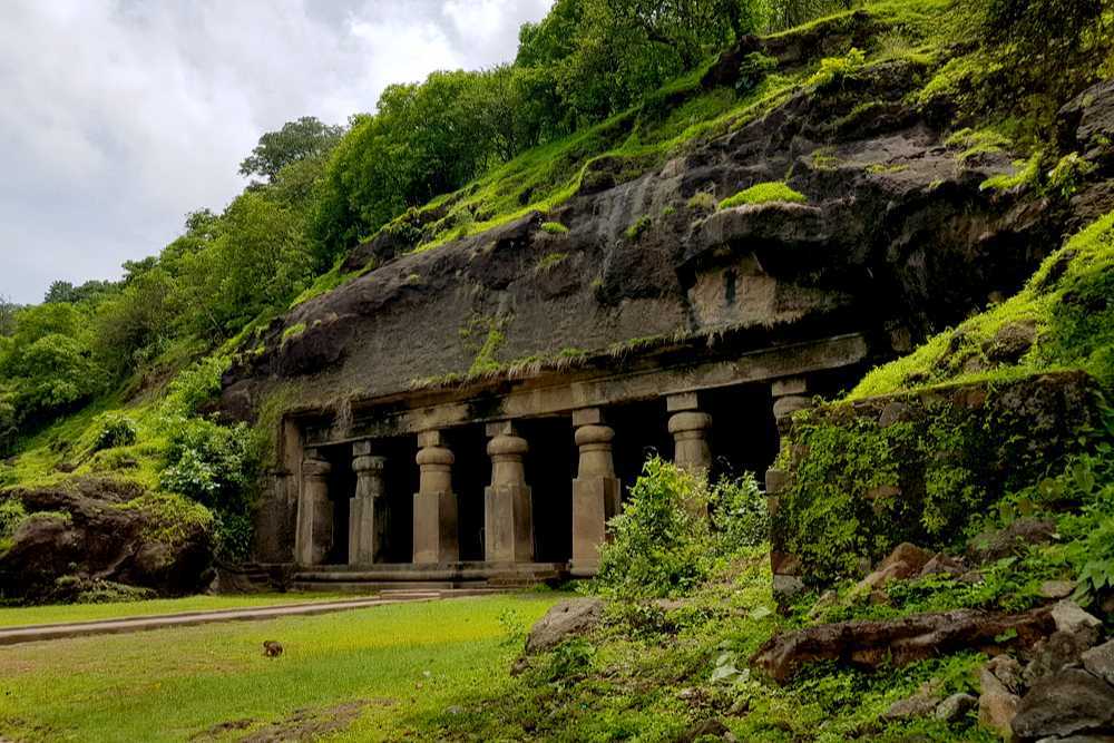 Elephanta Caves in India, Central Asia | Caves & Underground Places - Rated 6