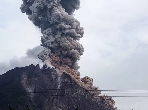 Sinabung in Indonesia, Central Asia | Volcanos - Rated 3.8