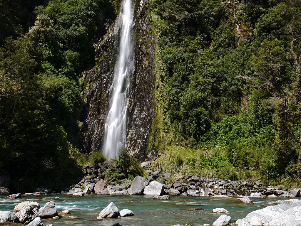 Thunder Creek Falls in New Zealand, Australia and Oceania | Waterfalls - Rated 3.6