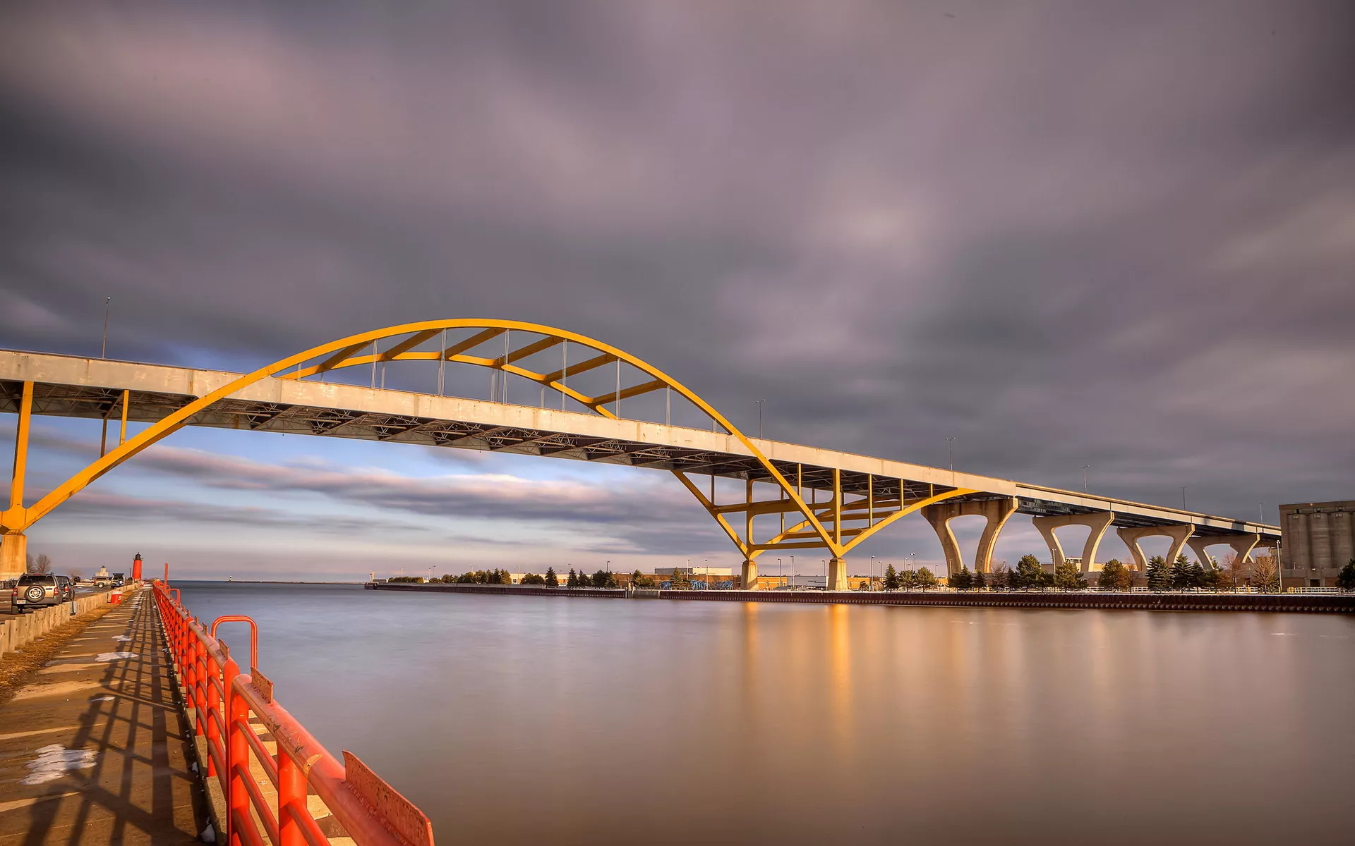 Daniel W. Hoan Memorial Bridge in USA, North America | Architecture - Rated 0.9