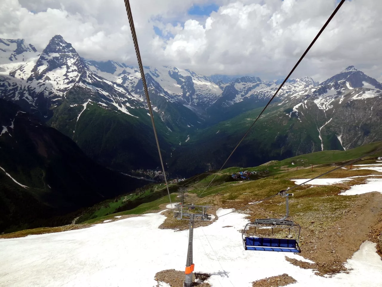 Mussa-Achitara Ridge in Russia, Europe | Mountaineering,Trekking & Hiking,Skiing - Rated 5.8