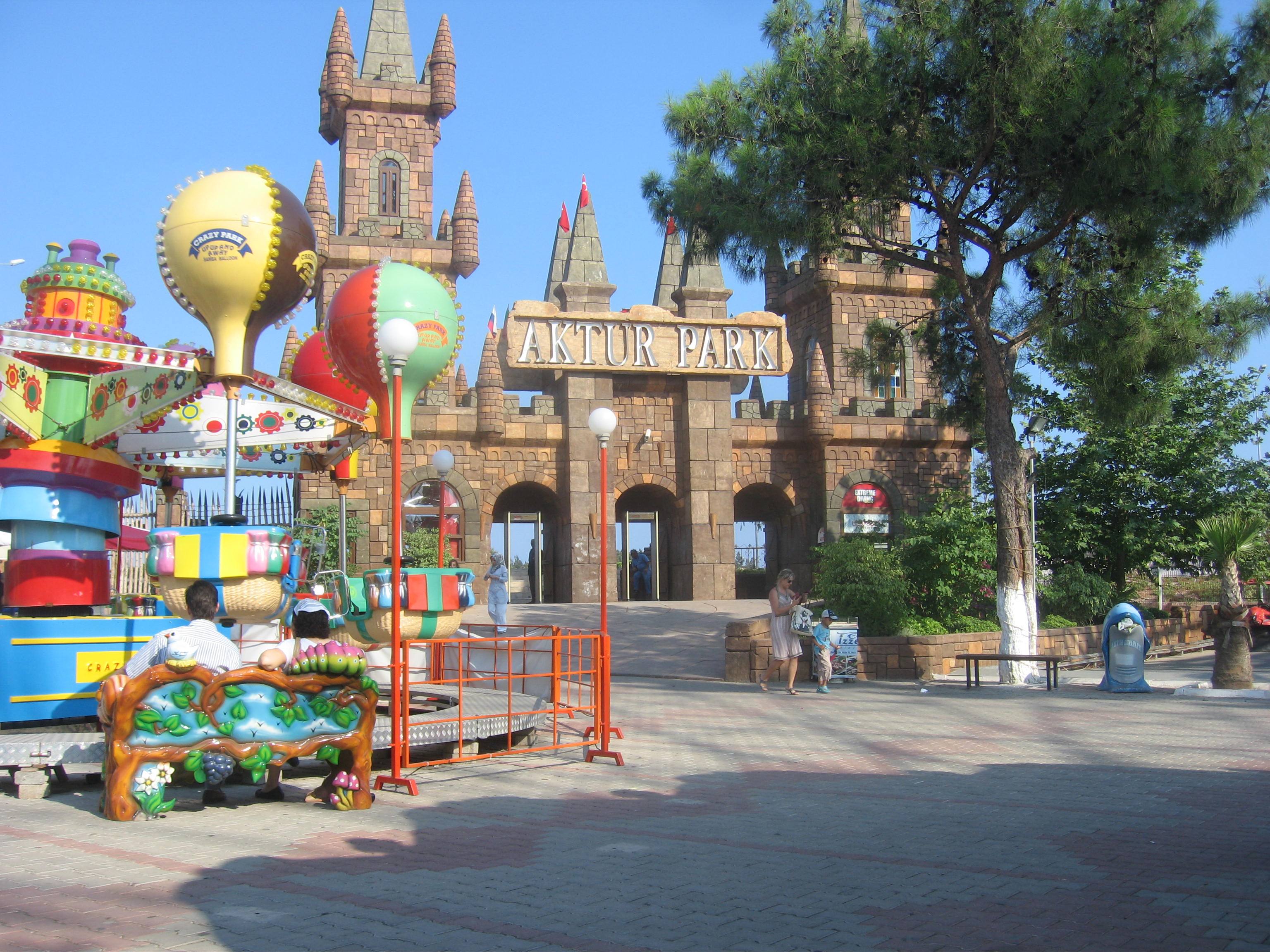 Фантастик парк. Анталья парк аттракционов. Анталия парк аттракционов. Aktur Park Antalya. Antalya Amusement Parks.