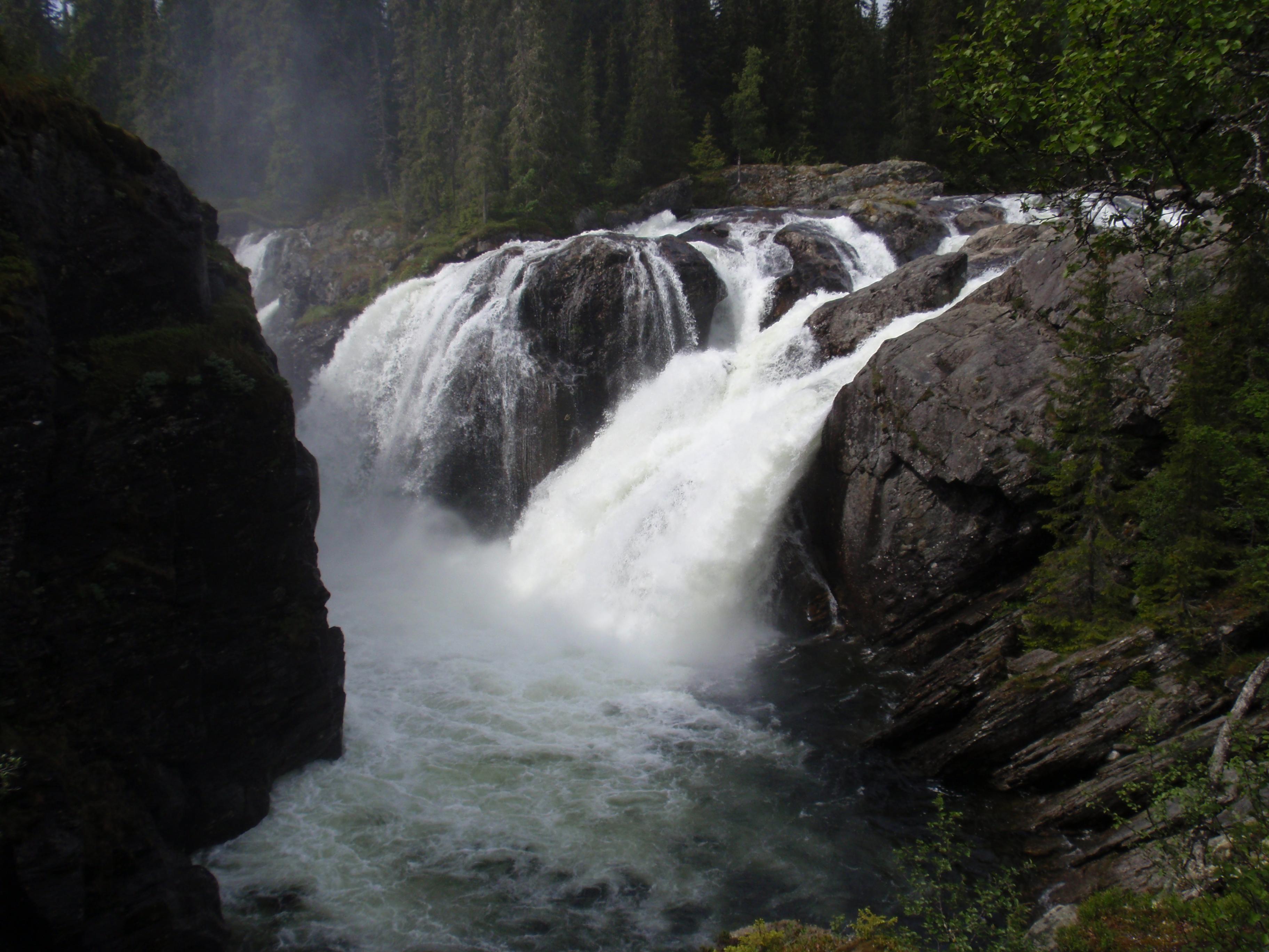 Водопад Къесфоссен Норвегия фото