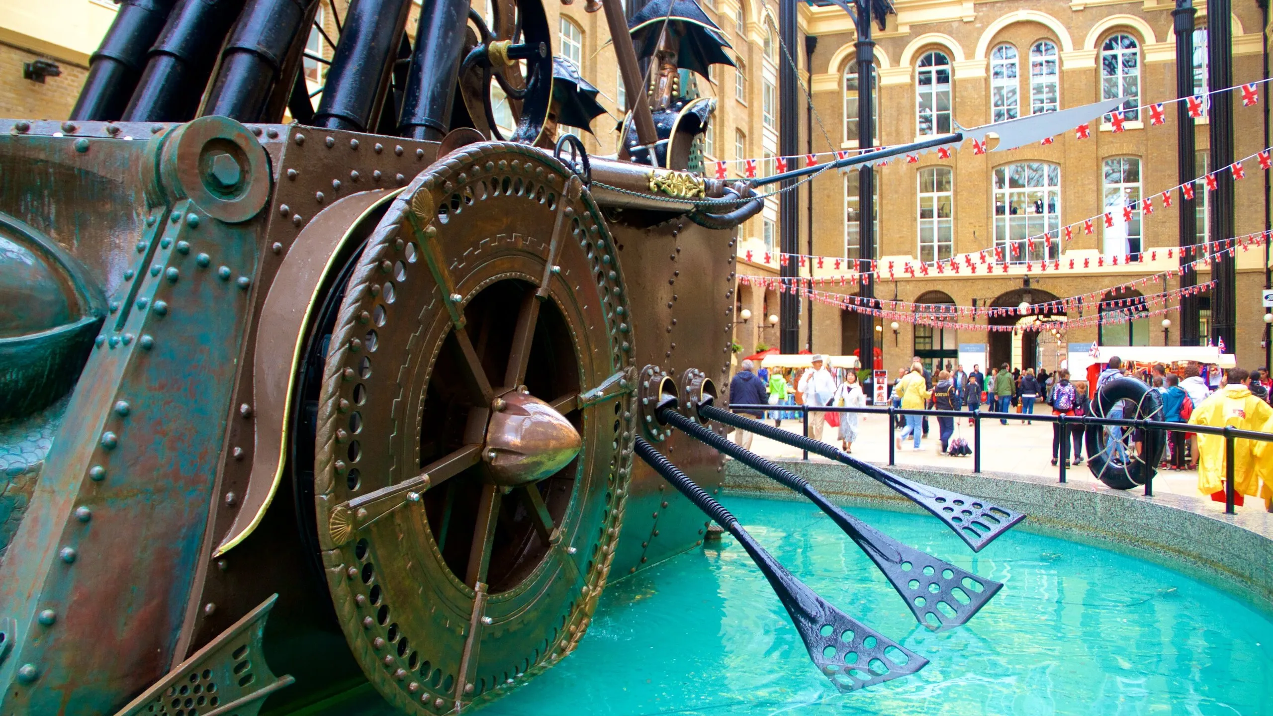 Hay's Galleria in United Kingdom, europe | Handbags,Shoes,Clothes,Cosmetics,Sportswear,Watches,Travel Bags - Rated 4.4