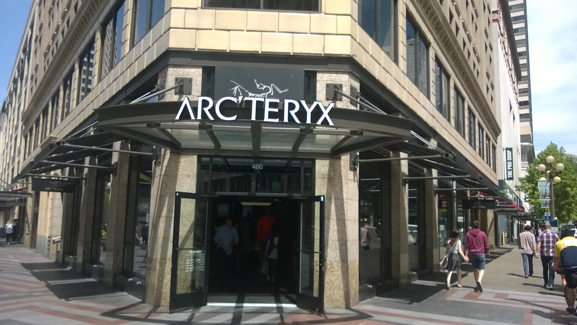 Arc'teryx Portland Store in USA, north_america | Sporting Equipment,Clothes - Country Helper