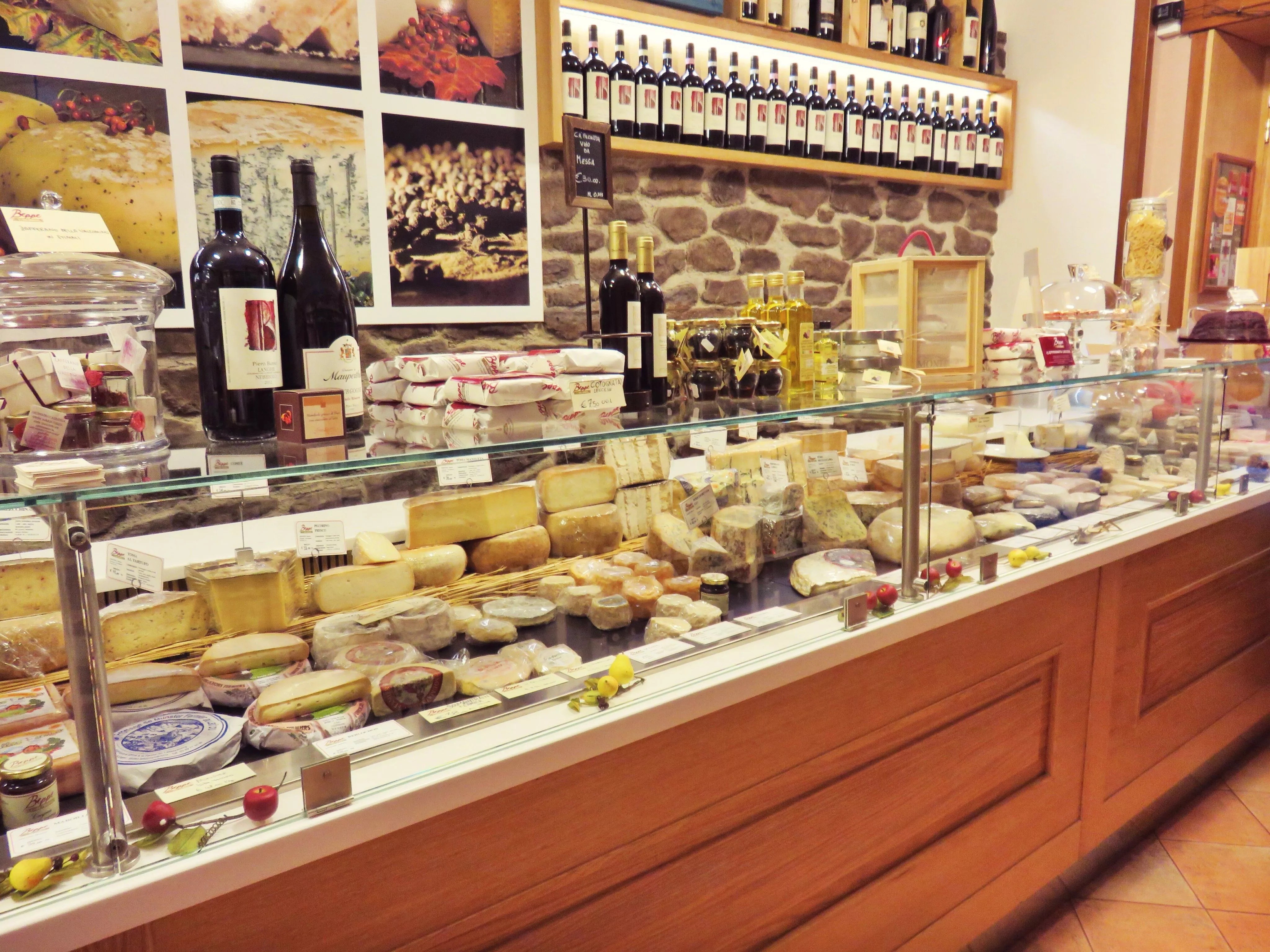 Beppe and His Cheeses in Italy, europe | Dairy - Country Helper