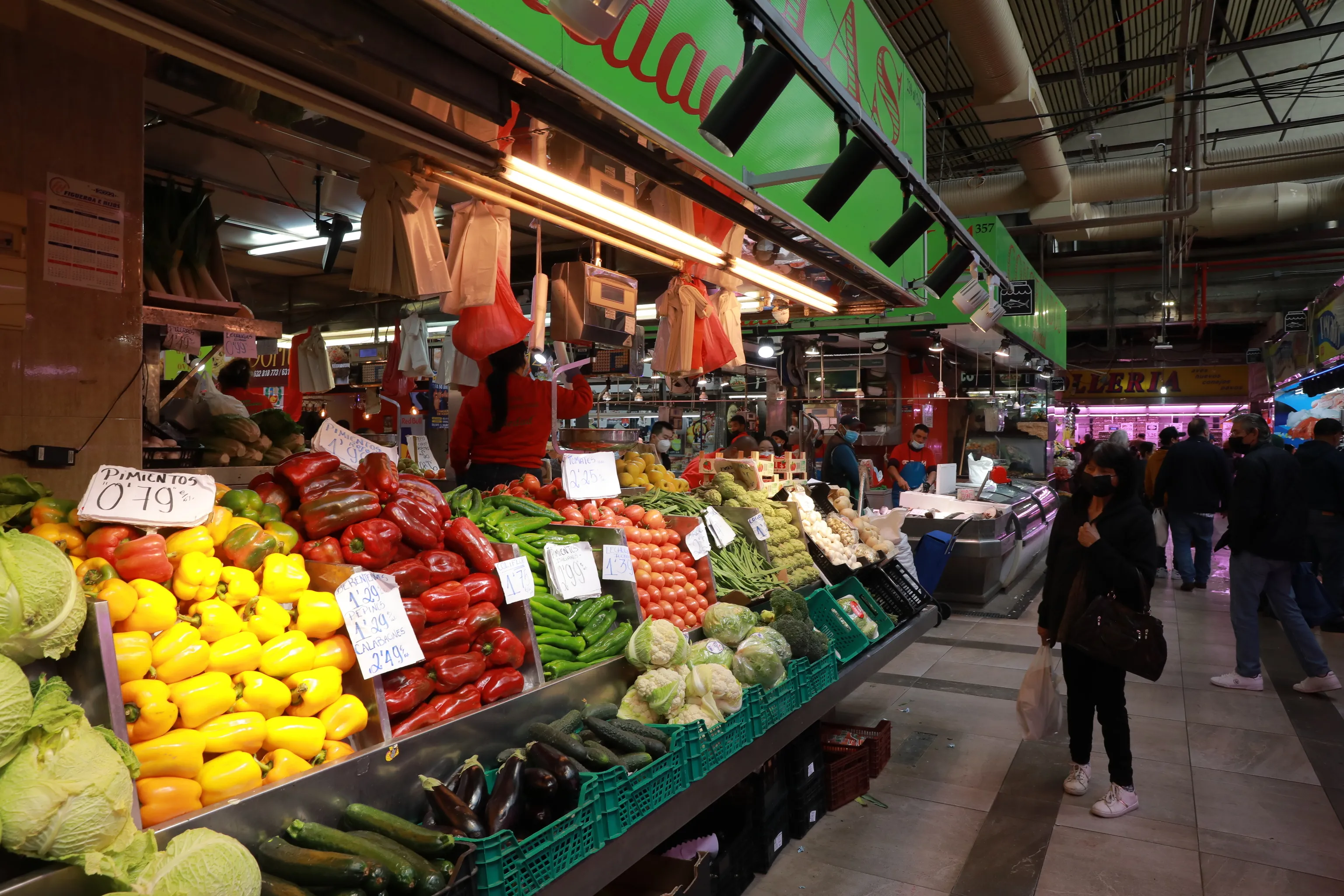 Carrefour Market in Italy, europe | Spices,Dairy,Fruit & Vegetable,Meat - Country Helper