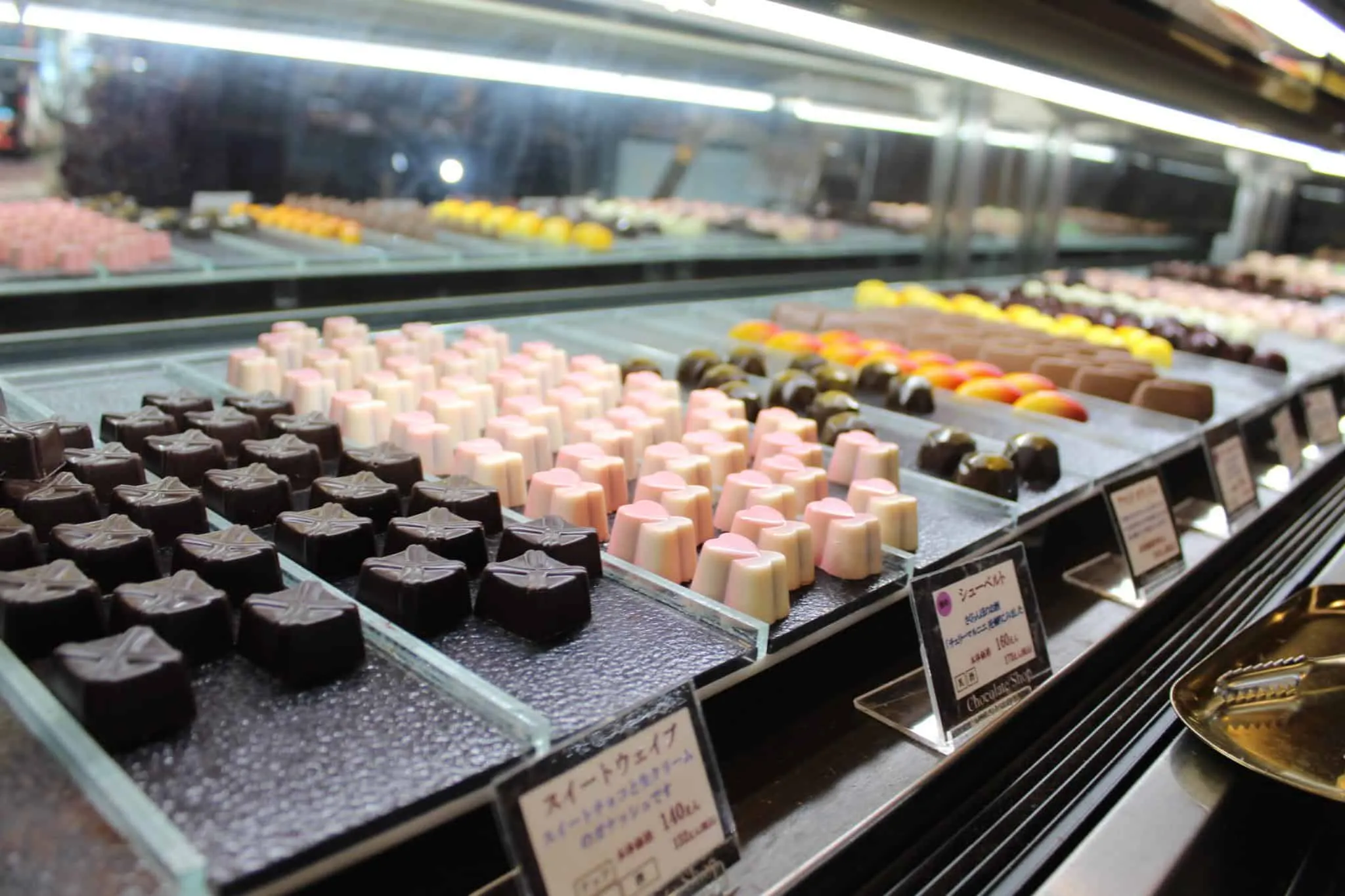 Chocolate Shop Honten in Japan, east_asia | Sweets - Country Helper