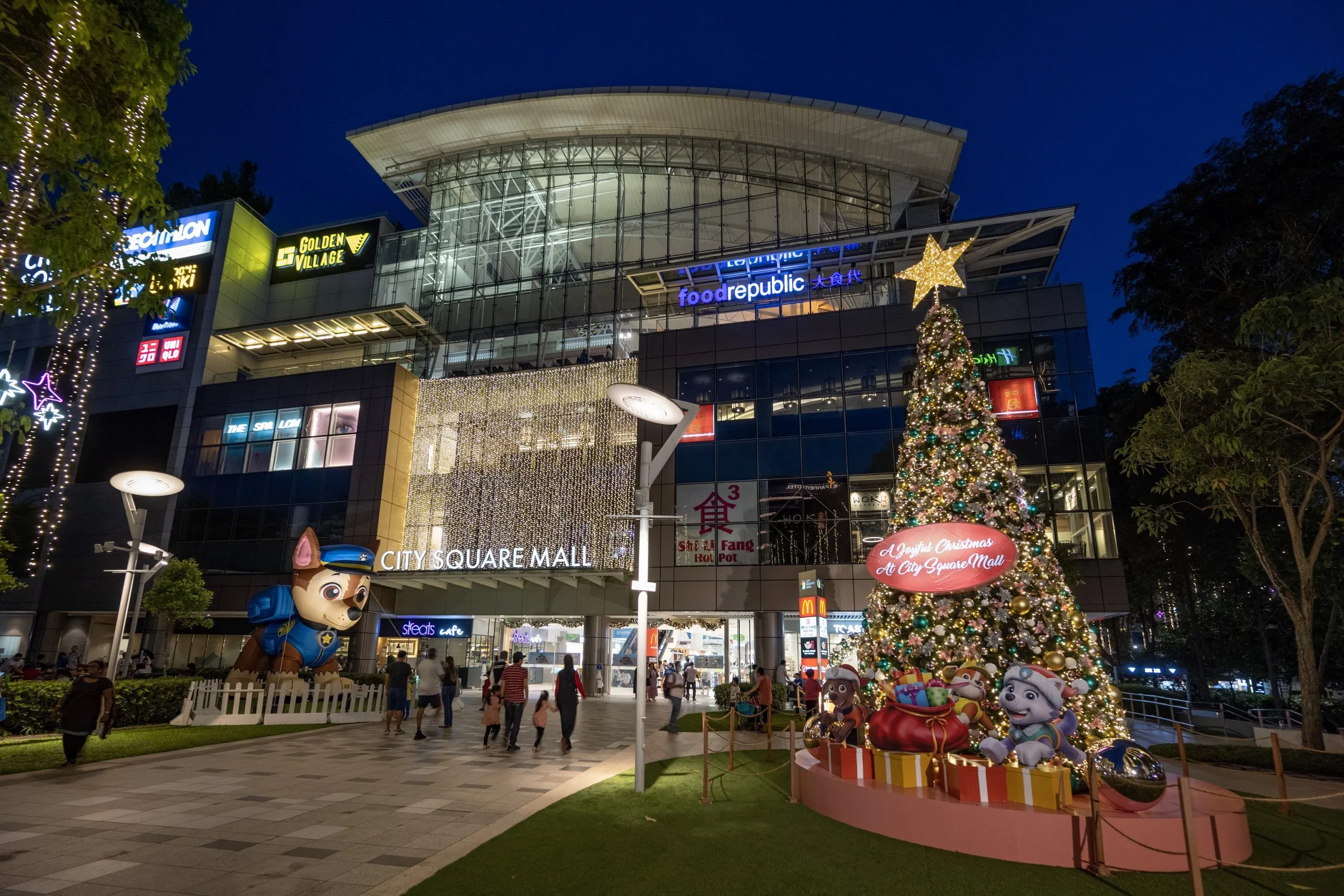 City Square Mall in Singapore, central_asia | Sporting Equipment,Handbags,Shoes,Clothes,Sweets,Cosmetics,Swimwear - Country Helper