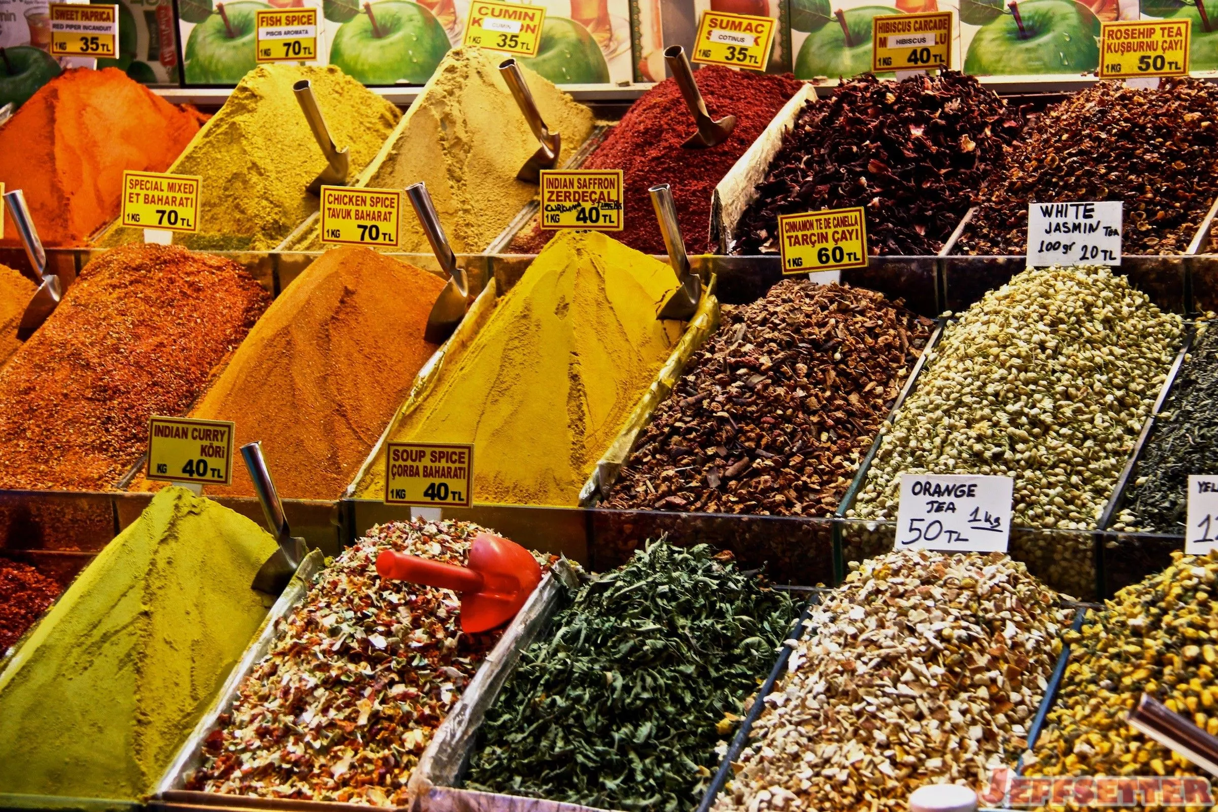 Galata Spice Shop in Turkey, central_asia | Spices,Herbs - Country Helper