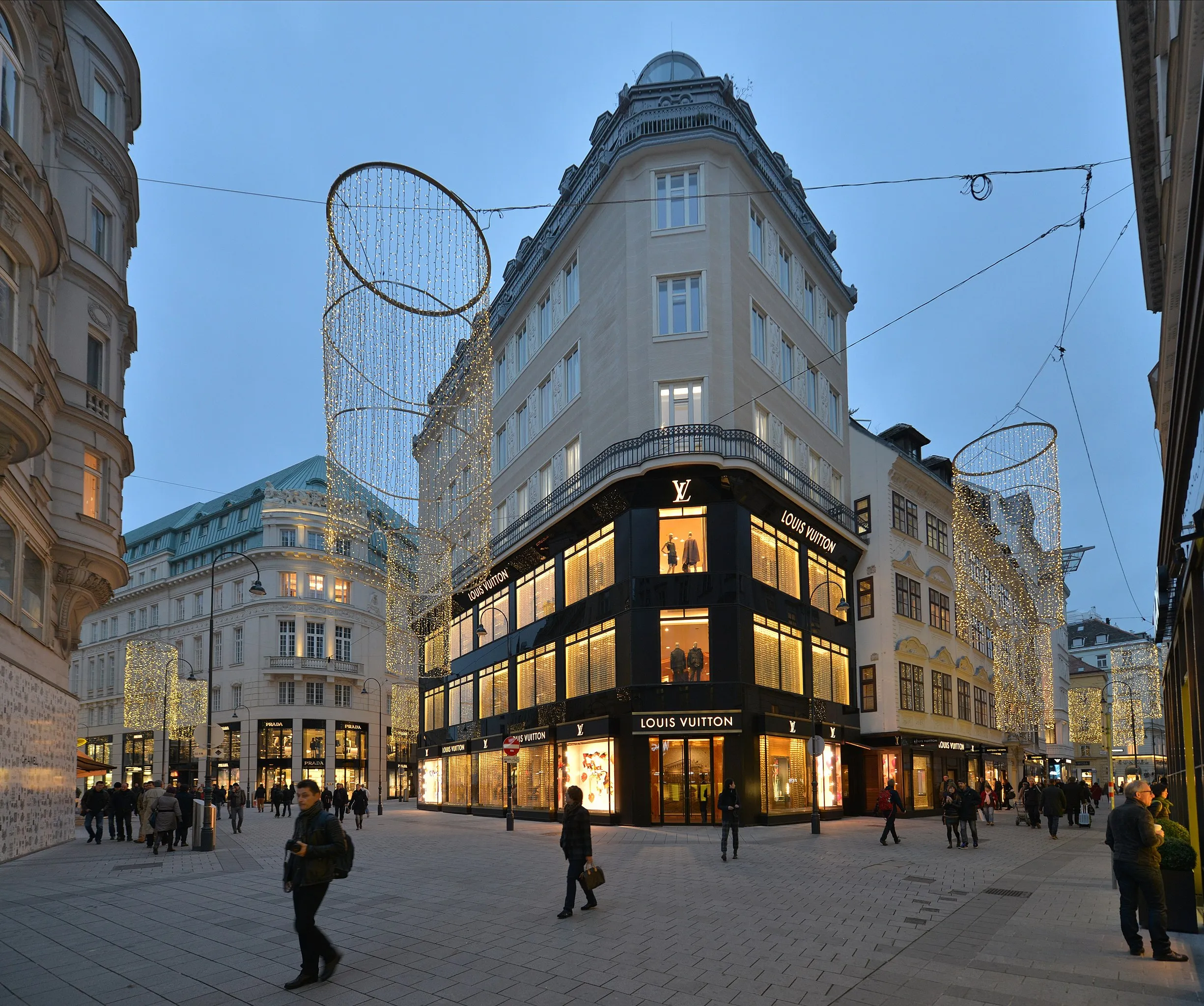 Goldenes Quartier in Austria, europe | Fragrance,Handbags,Shoes,Accessories,Clothes,Watches - Country Helper