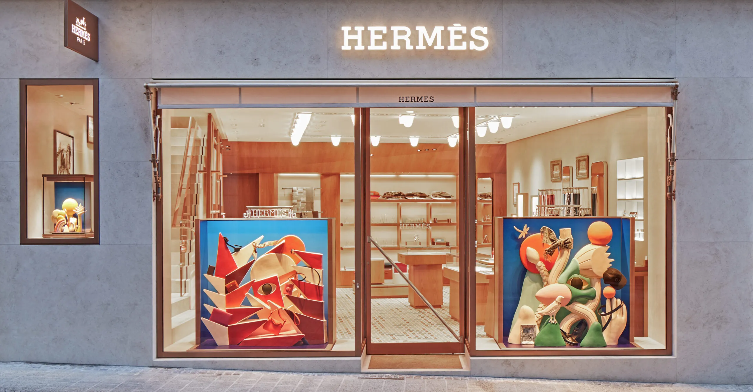 Hermes Luxembourg in Luxembourg, europe | Handbags,Accessories,Travel Bags - Country Helper