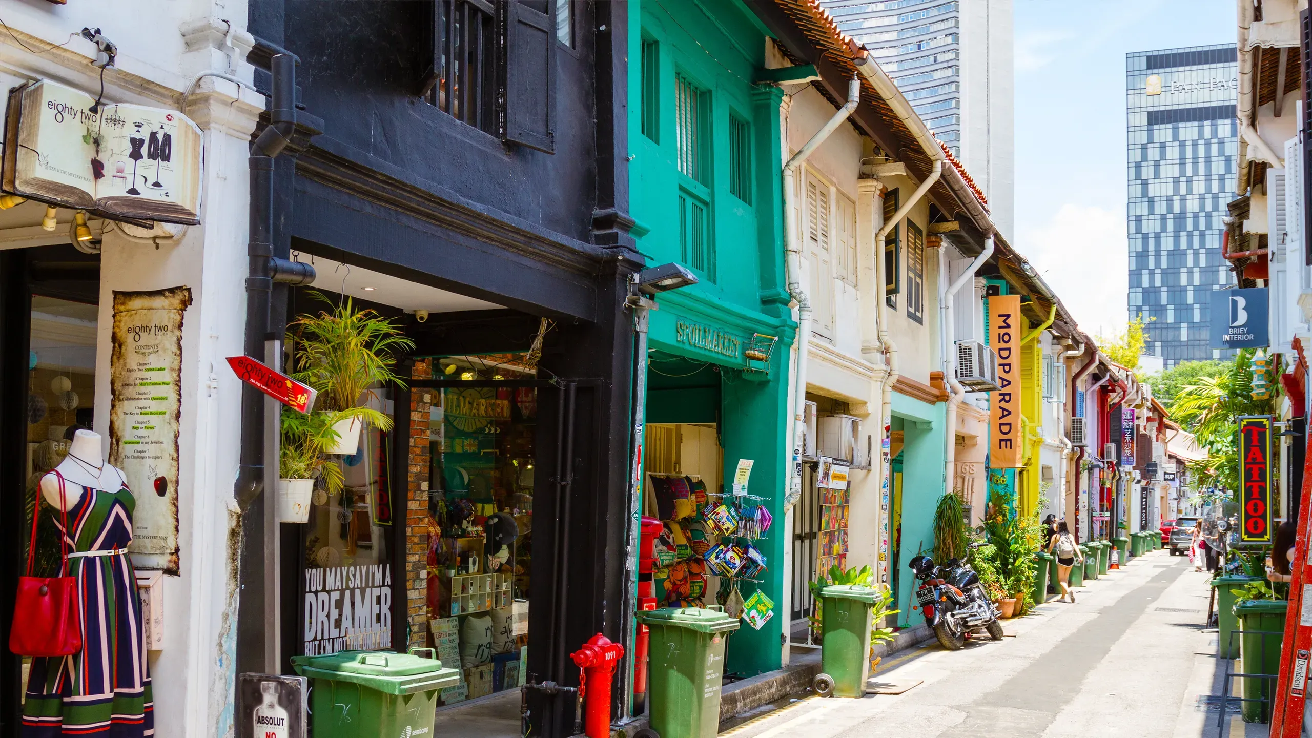 Haji Lane in Singapore, central_asia | Souvenirs,Organic Food,Groceries,Clothes,Sweets - Country Helper