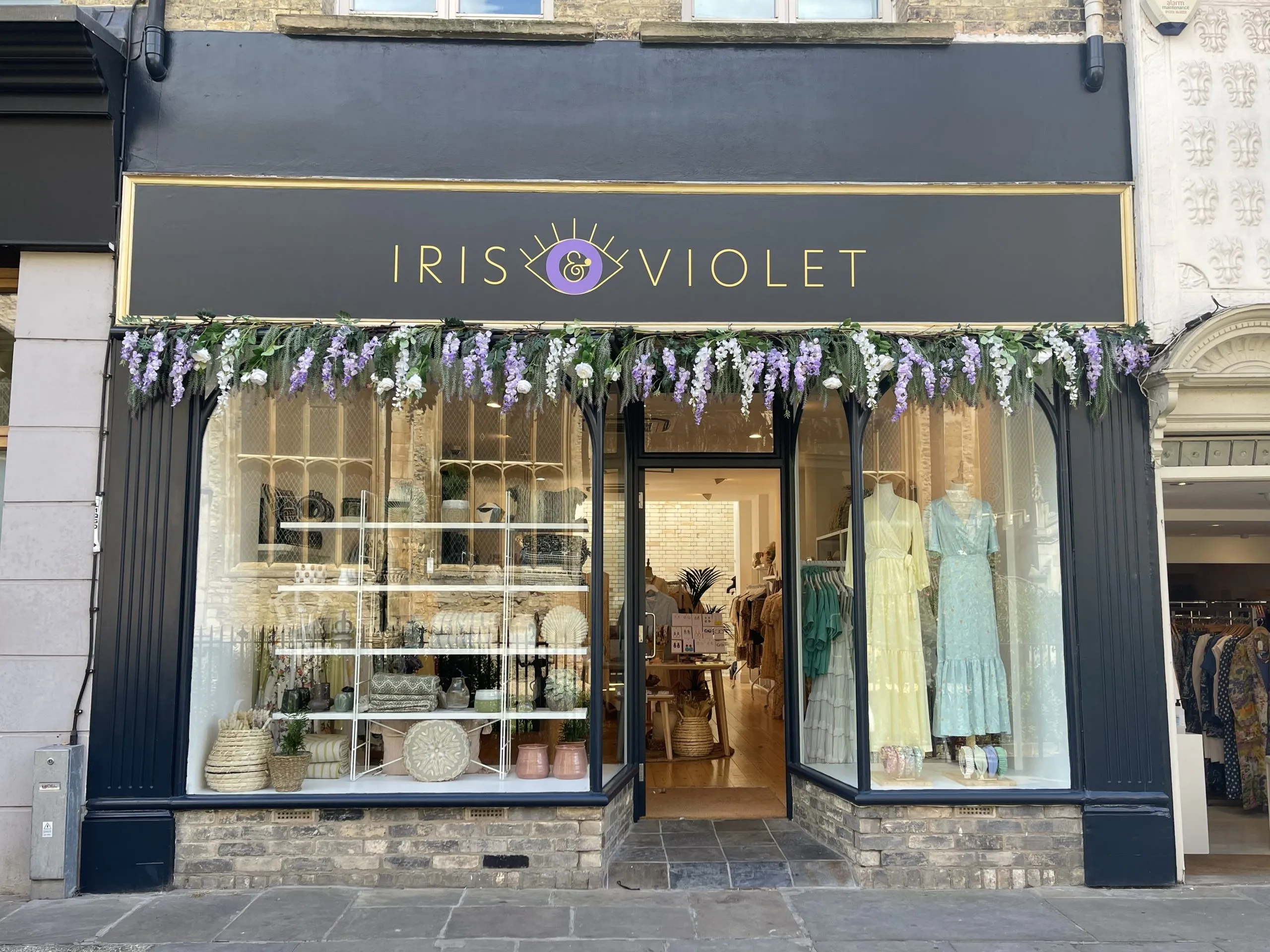 Iris and Violet Cambridge in United Kingdom, europe | Clothes - Country Helper