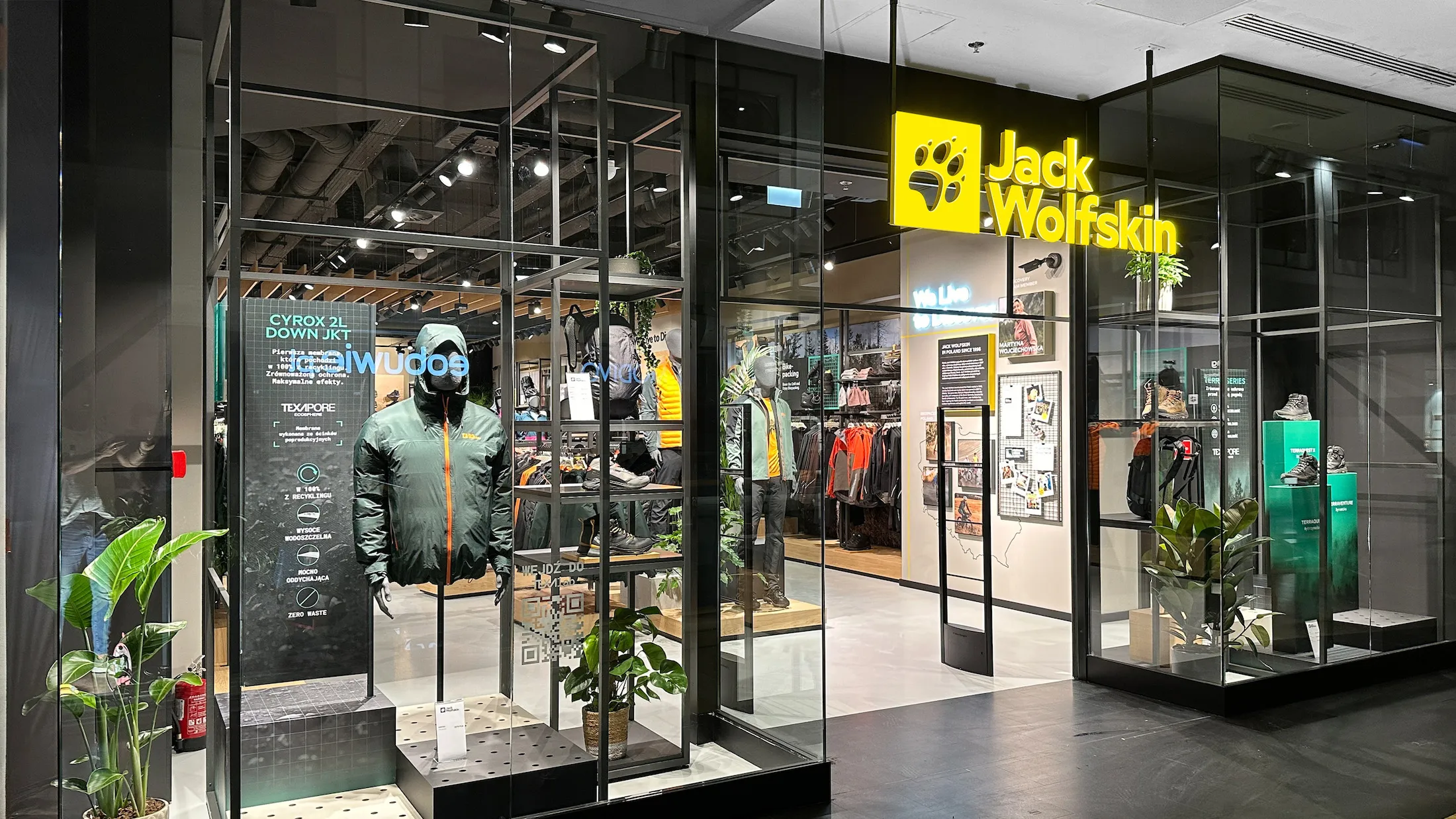 Jack Wolfskin Store in Poland, europe | Sportswear - Country Helper