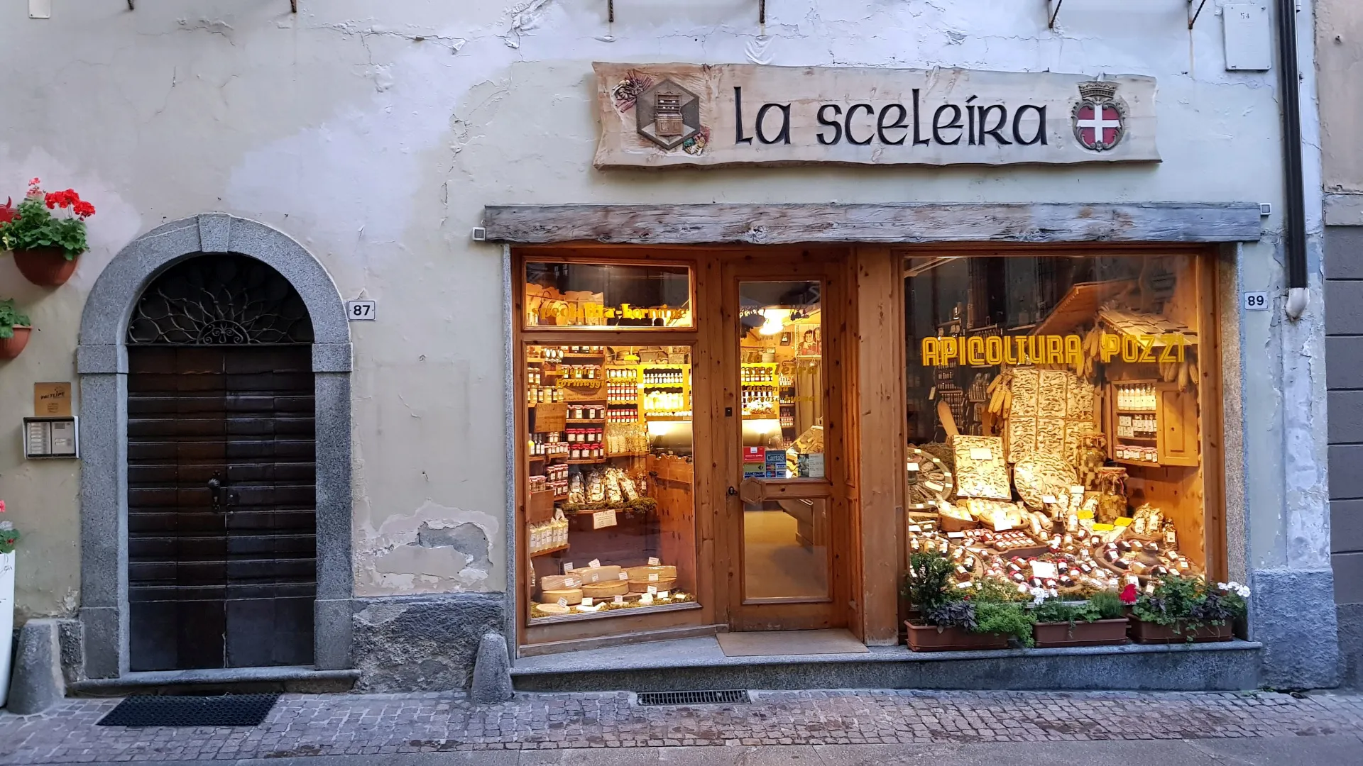 La Sceleira in Italy, europe | Groceries - Country Helper
