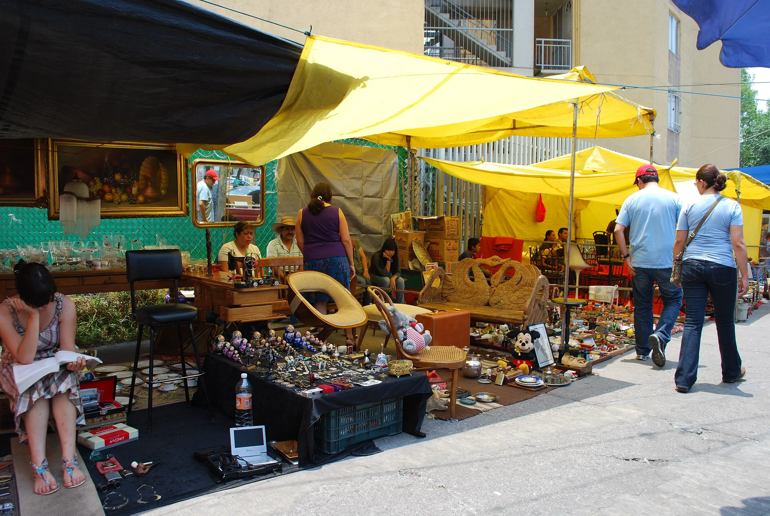 La Lagunilla Market in Mexico, north_america | Accessories,Clothes,Fruit & Vegetable - Country Helper