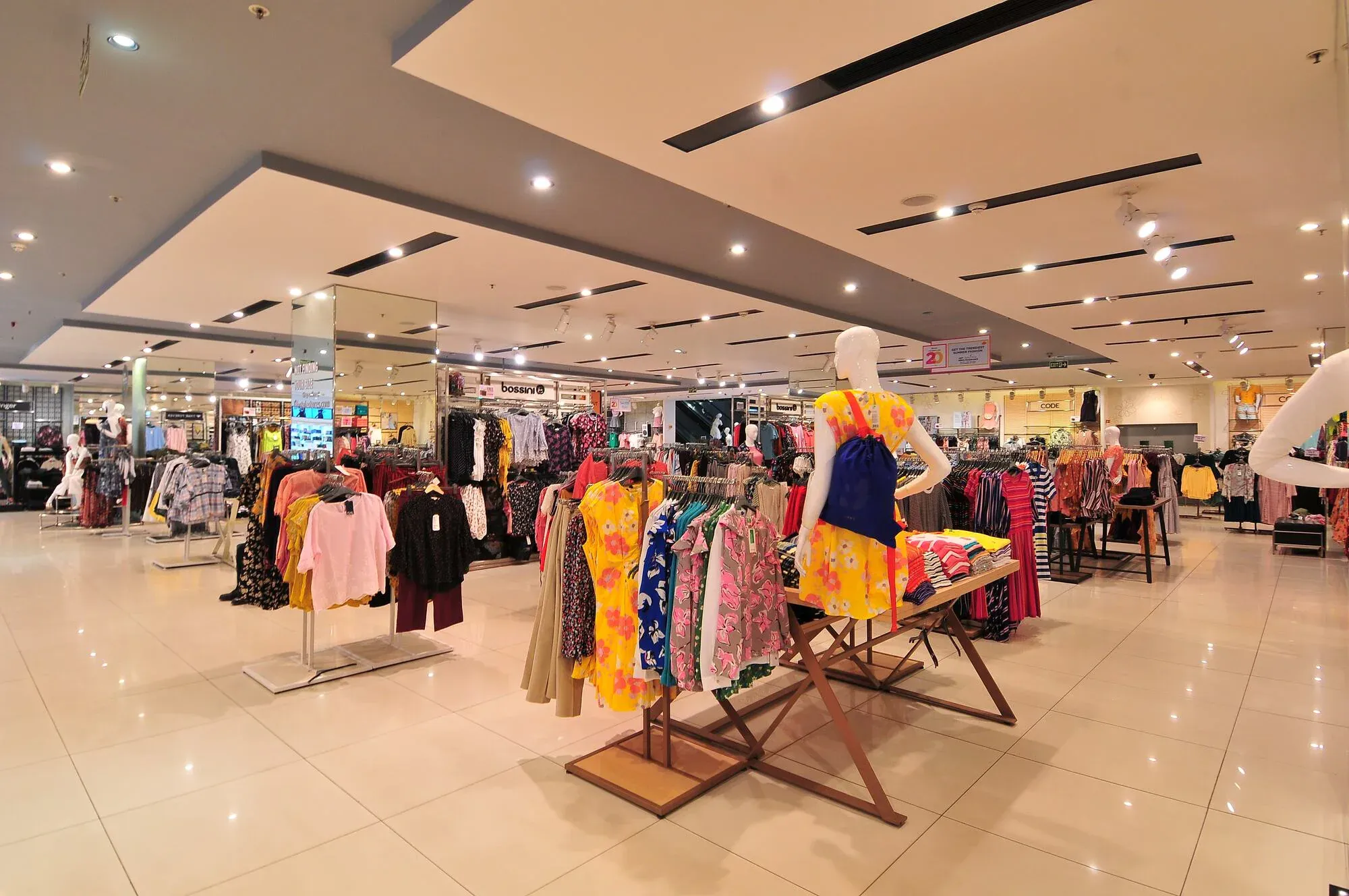 Lifestyle Stores in India, central_asia | Handbags,Accessories,Clothes,Home Decor,Cosmetics,Sportswear - Country Helper