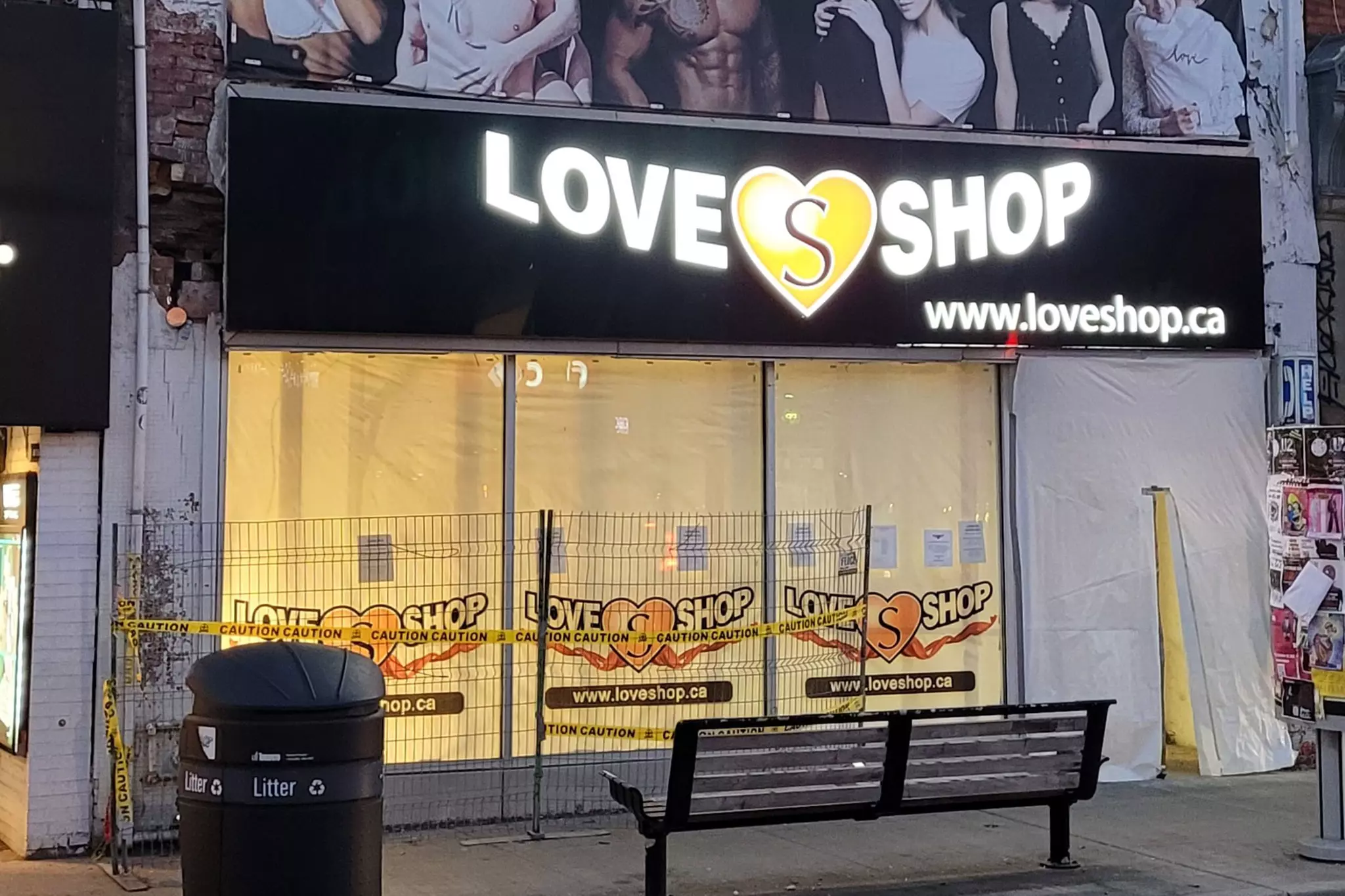 Love Shop in Canada, north_america  - Country Helper