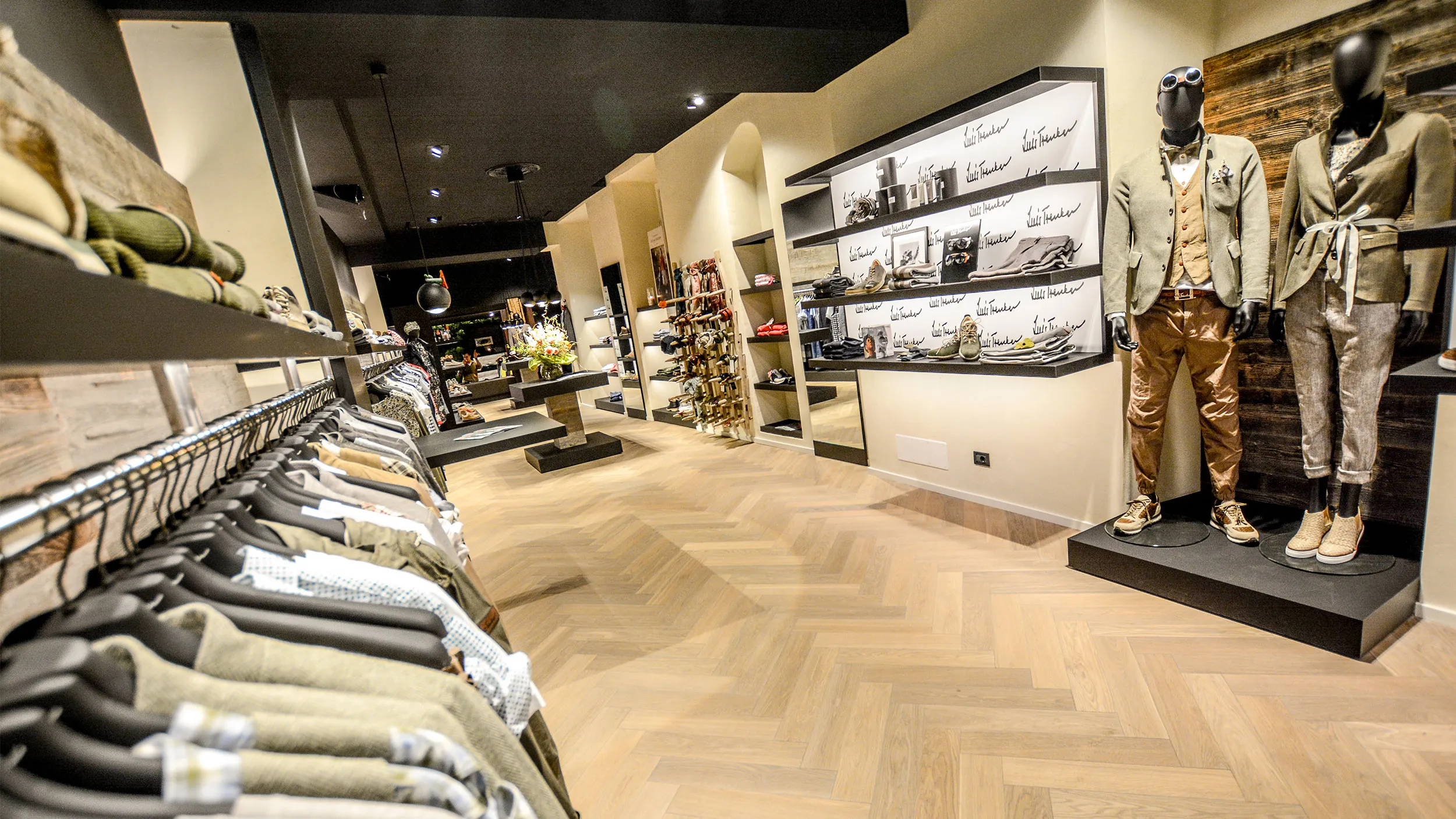 Luis Trenker Shop Salzburg in Austria, europe | Clothes - Country Helper