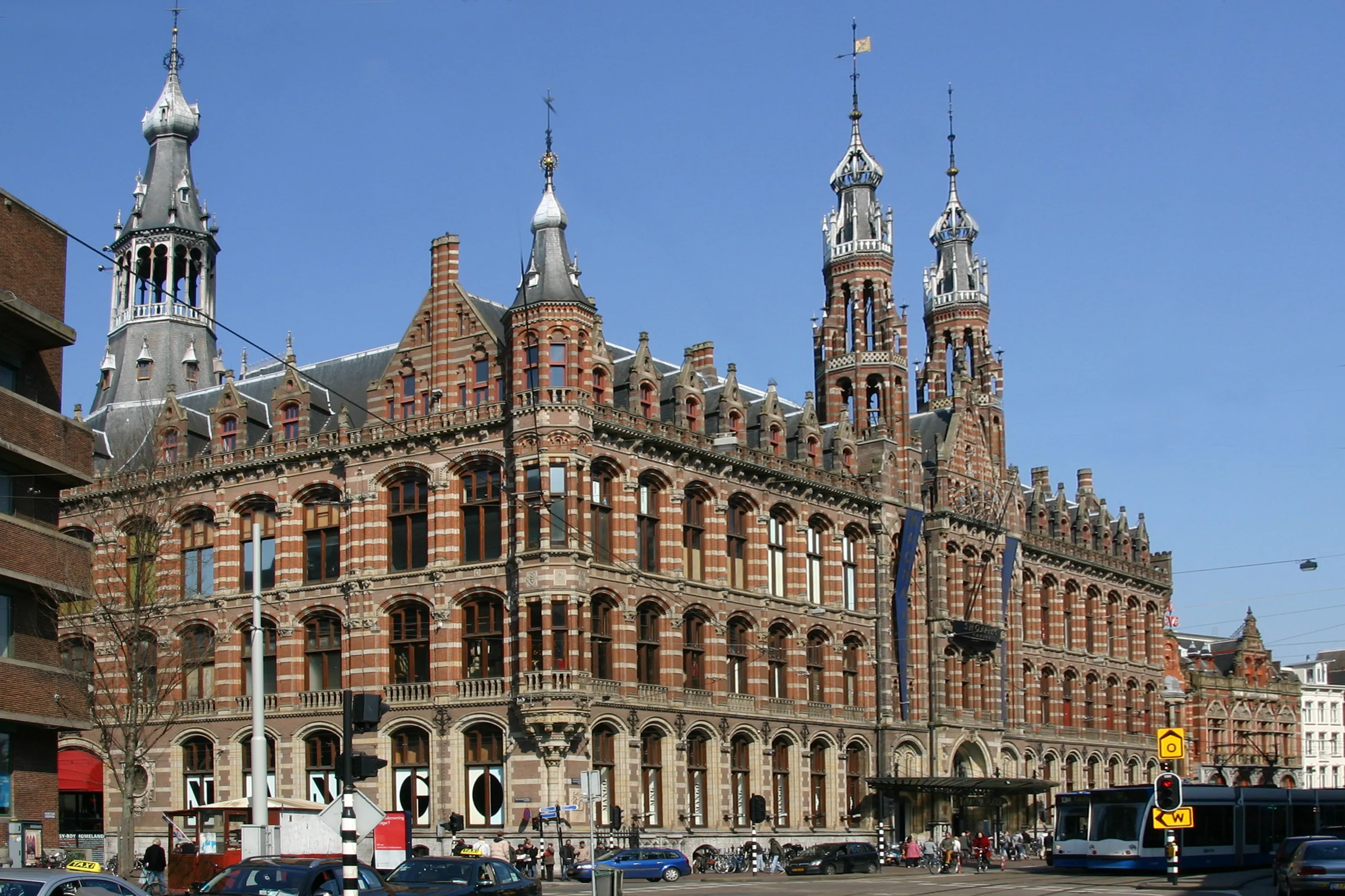 Magna Plaza in Netherlands, europe | Fragrance,Shoes,Accessories,Clothes,Cosmetics,Sportswear - Country Helper